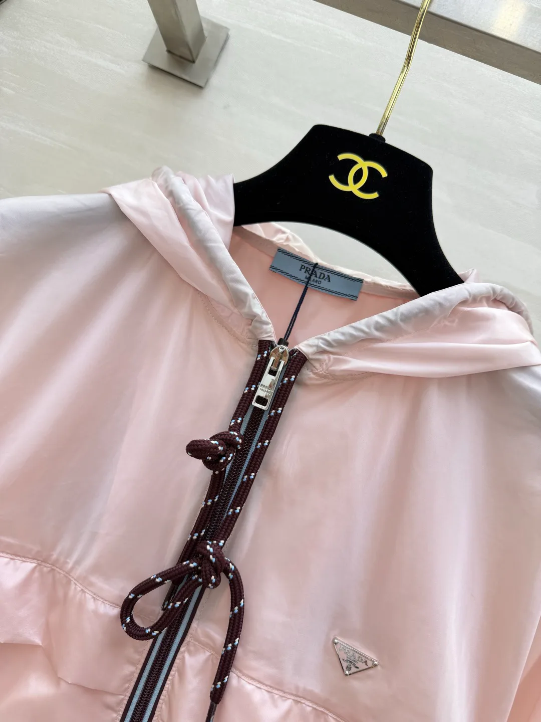 Куртки И Пуховики Женские Prada 17718538