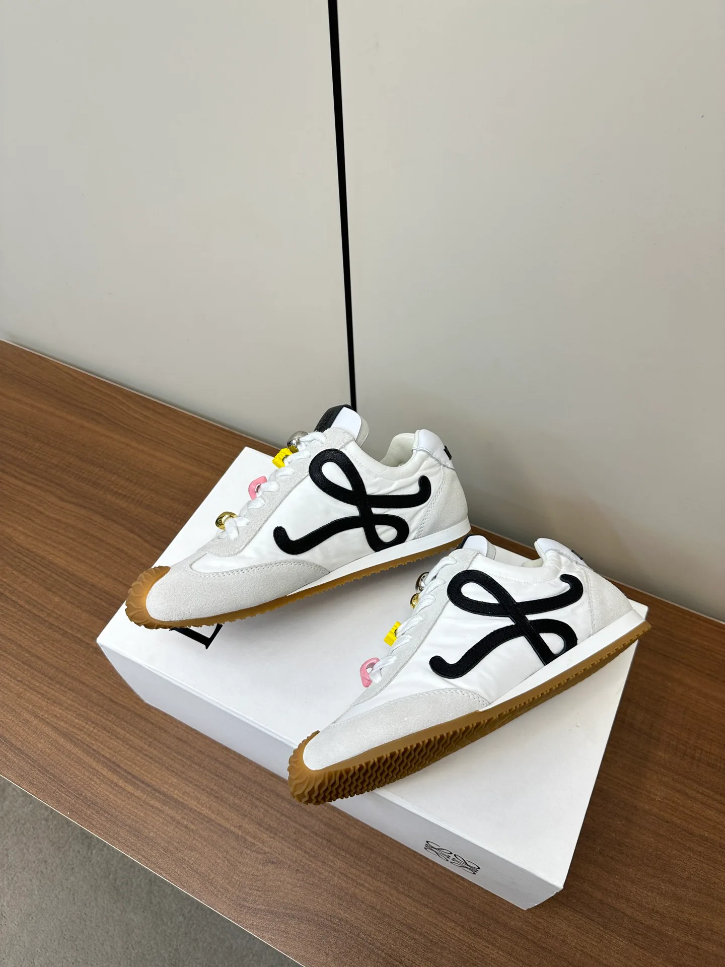 Кроссовки Женские Loewe 11206061