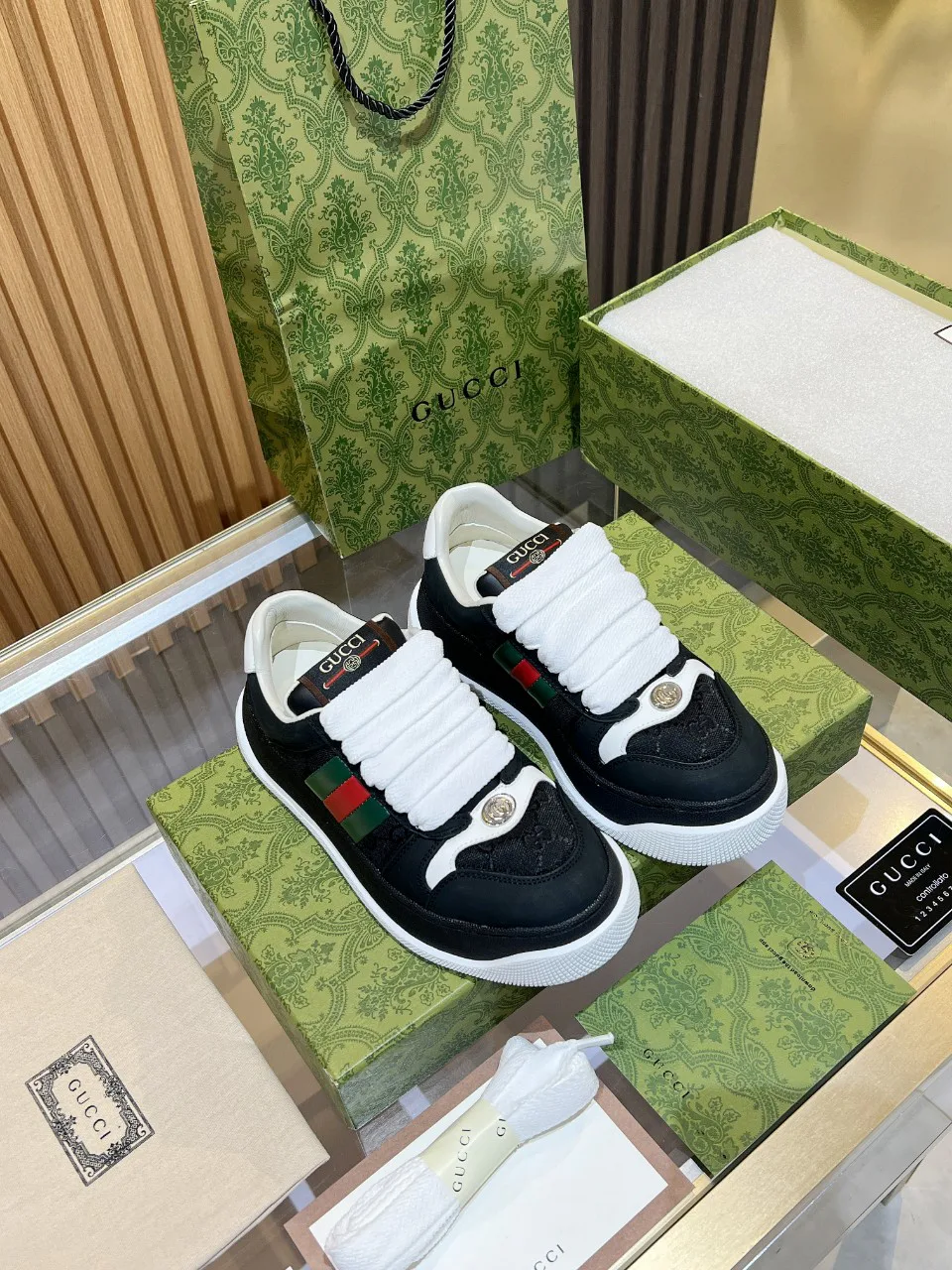 Кроссовки Женские Gucci 907455