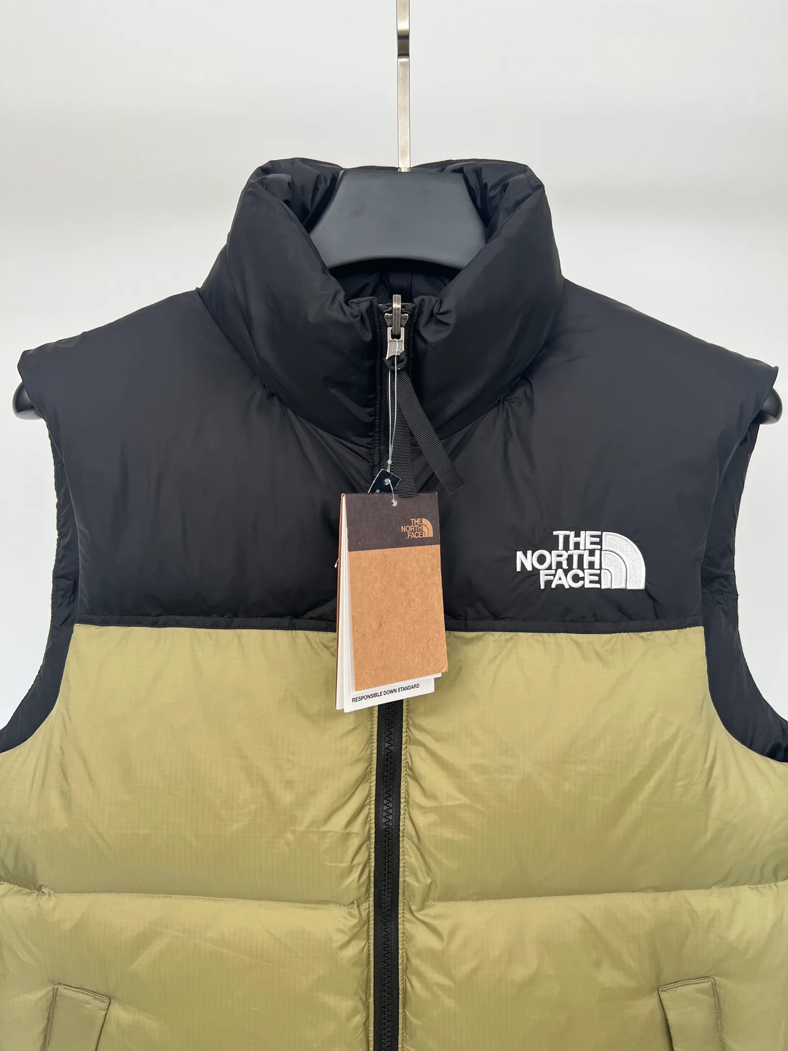 Жилеты Женские The North Face 18416024