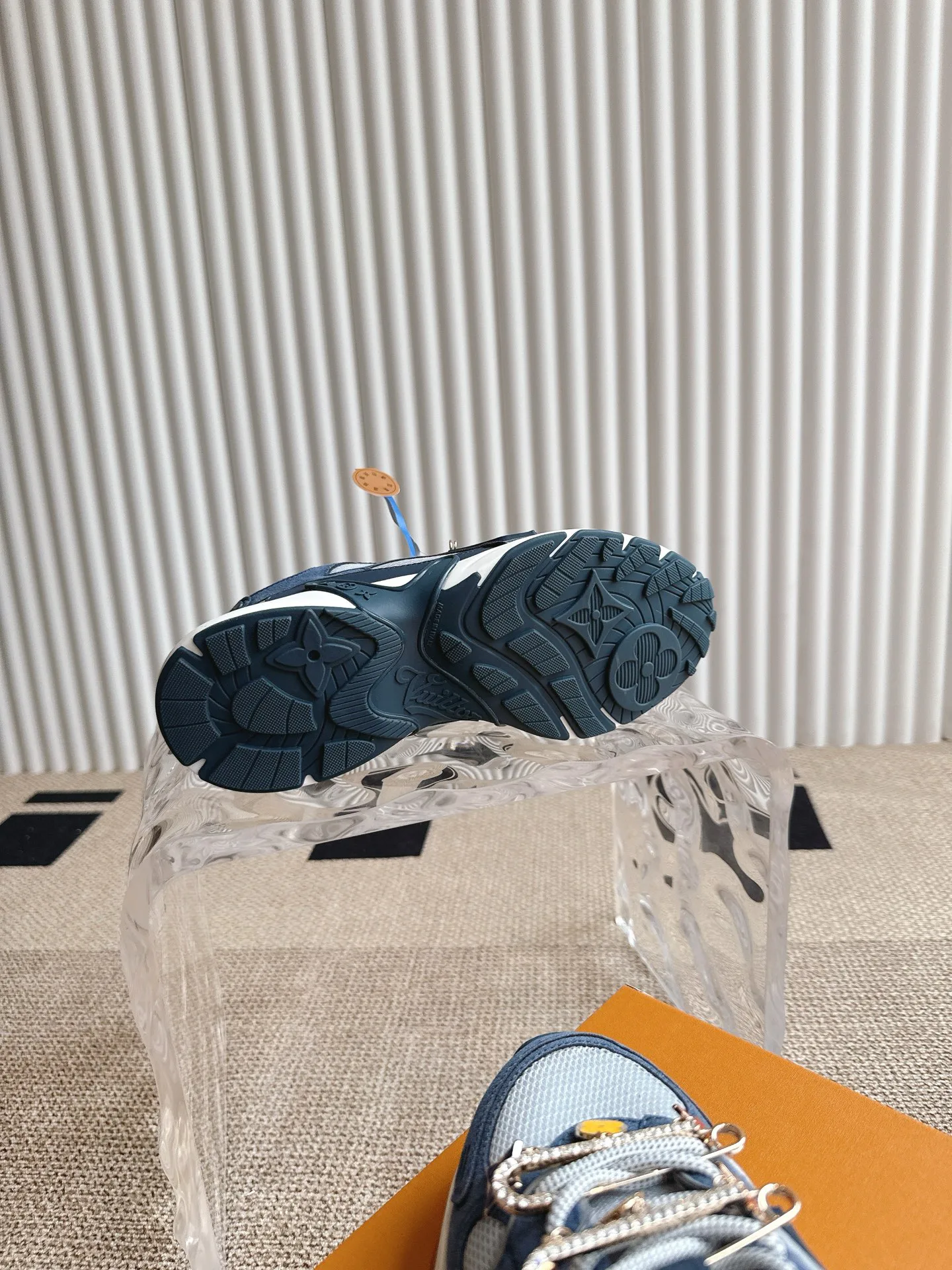 Кроссовки Женские Louis Vuitton 13351303