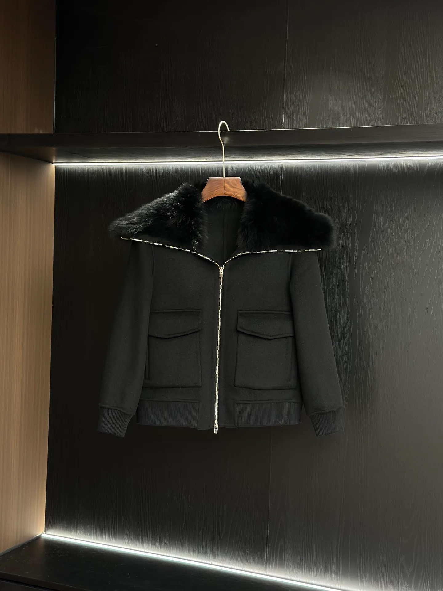 Куртки И Пуховики Женские Loro Piana 19438561
