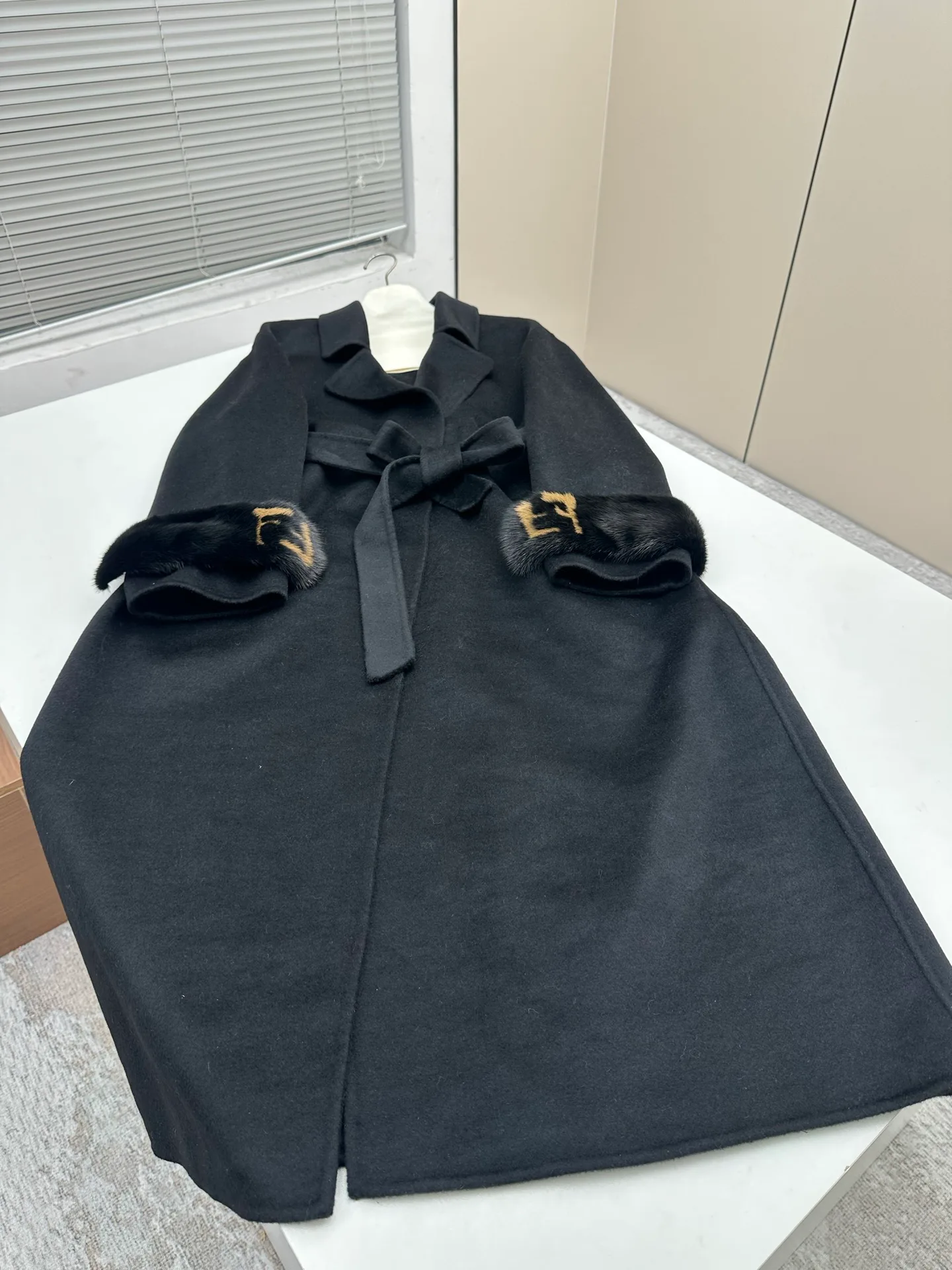 Пальто Женские Fendi 18338624