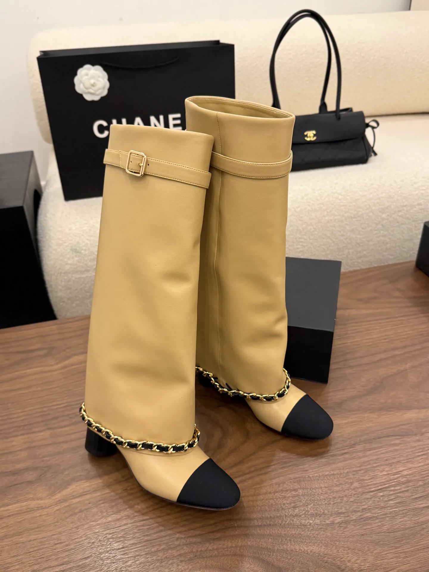 Сапоги Женские Chanel 18223558