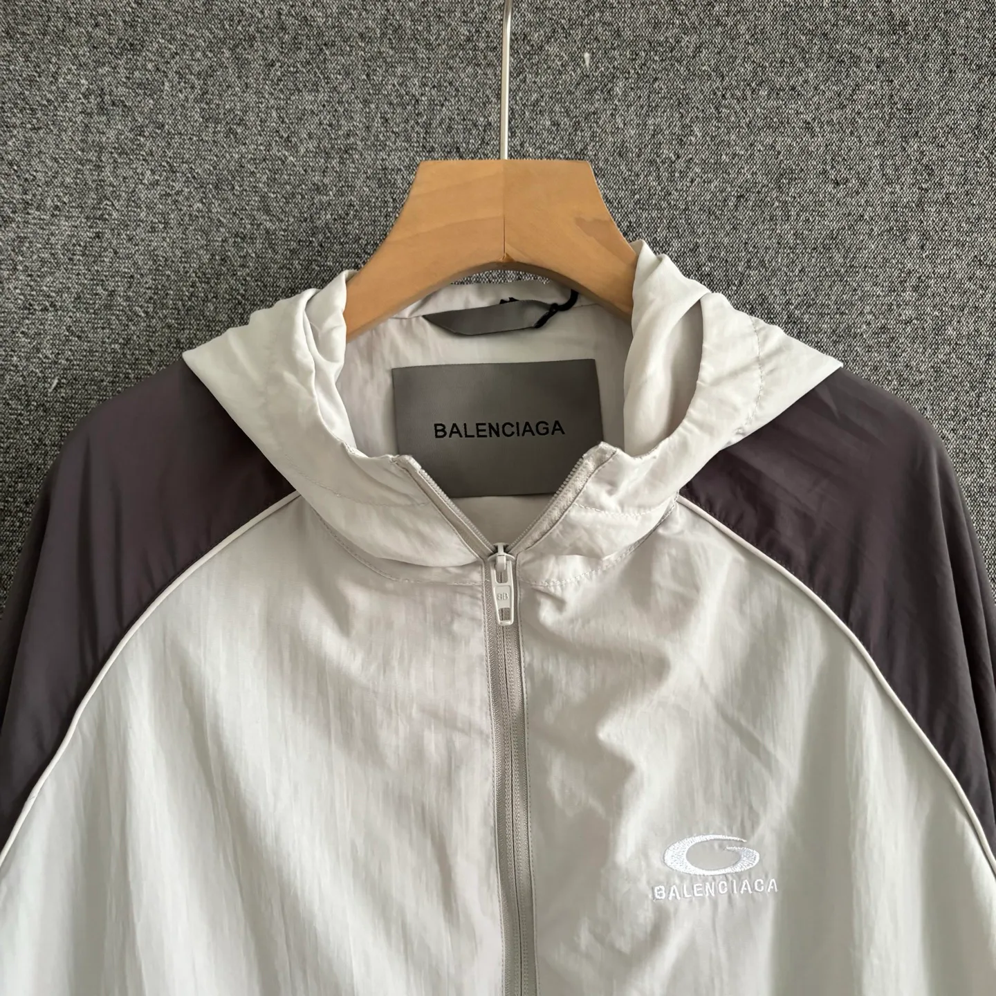 Куртки И Пуховики Женские Balenciaga 13222589