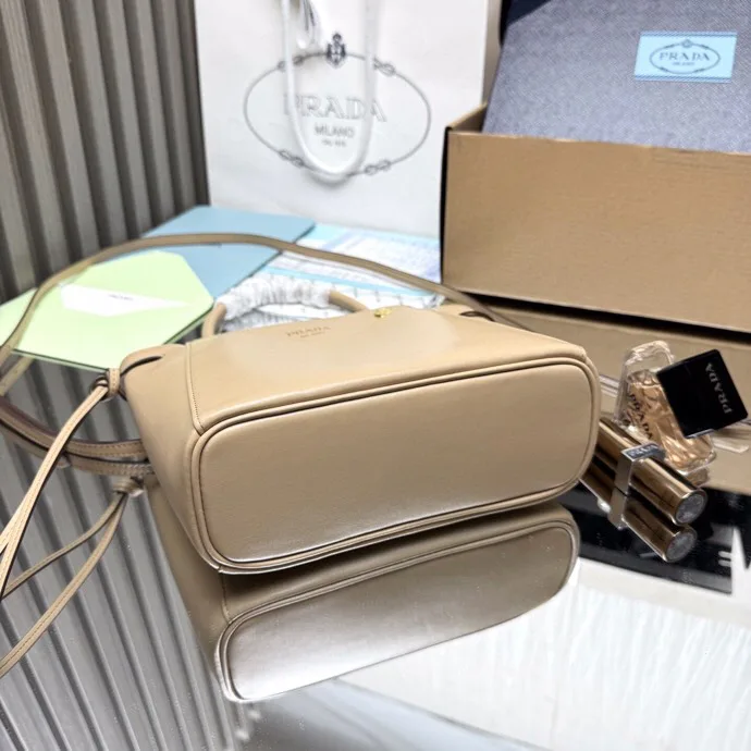 Классические Сумки Женские Prada 13332200