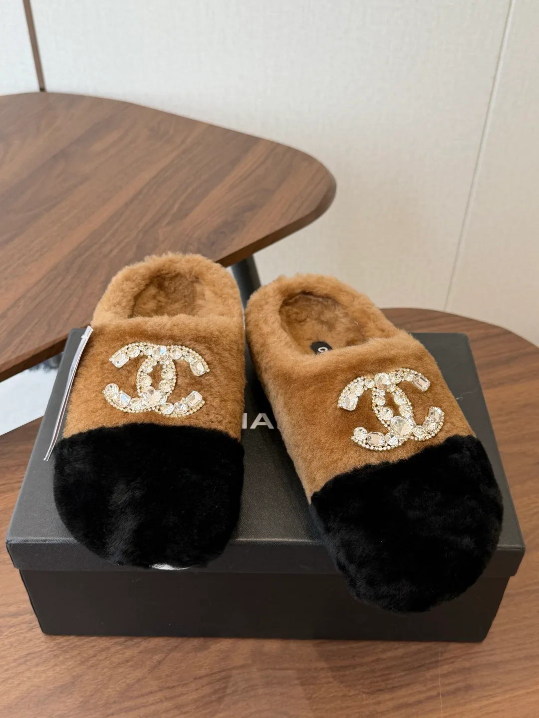Тапочки Женские Chanel 19587122