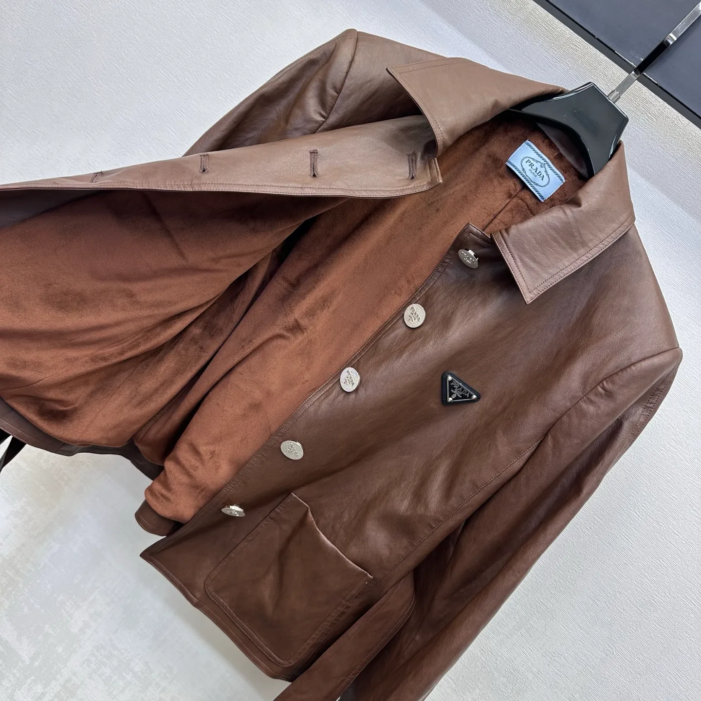 Кожаные Куртки И Дублёнки Женские Prada 19609875