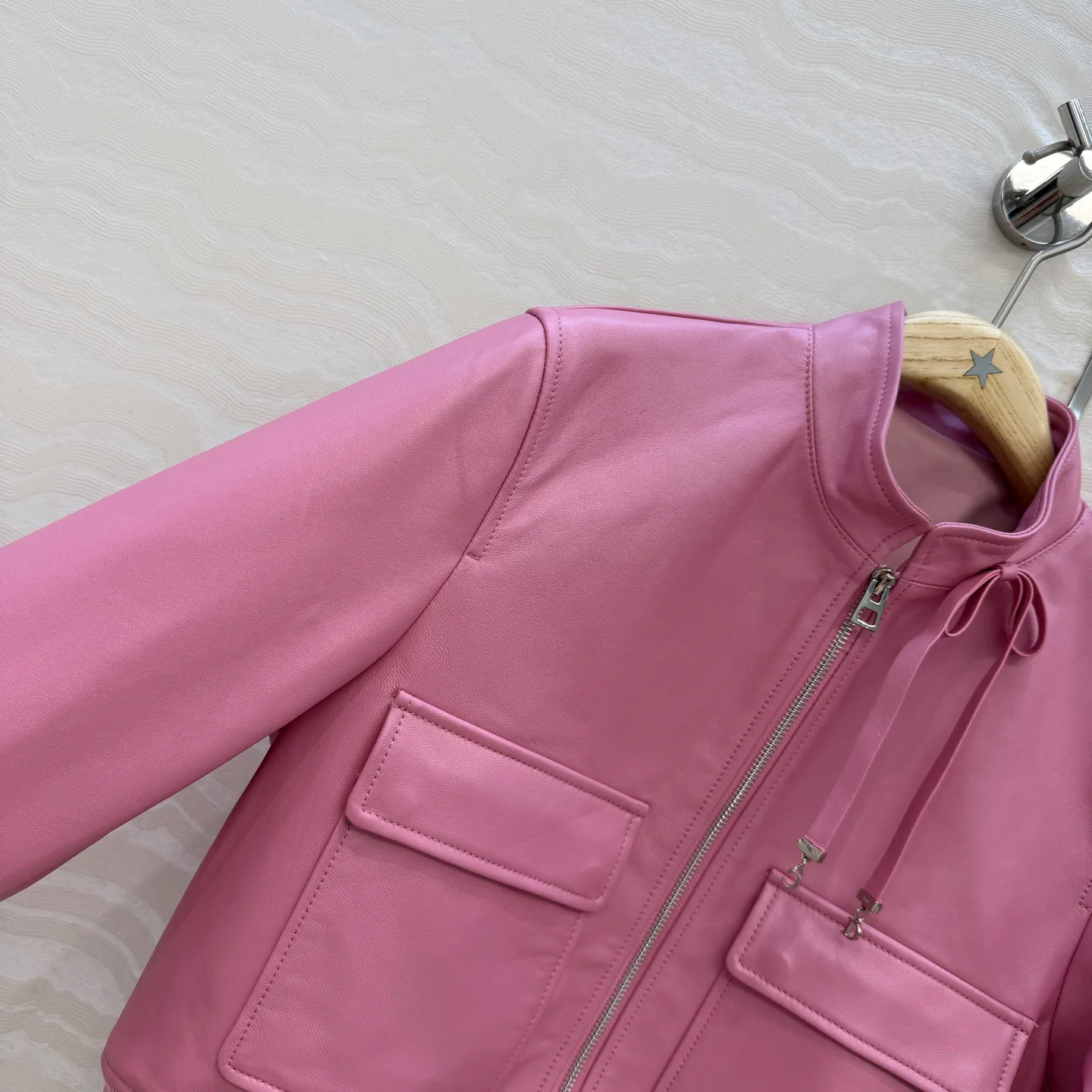 Кожаные Куртки И Дублёнки Женские Christian Dior 13097369