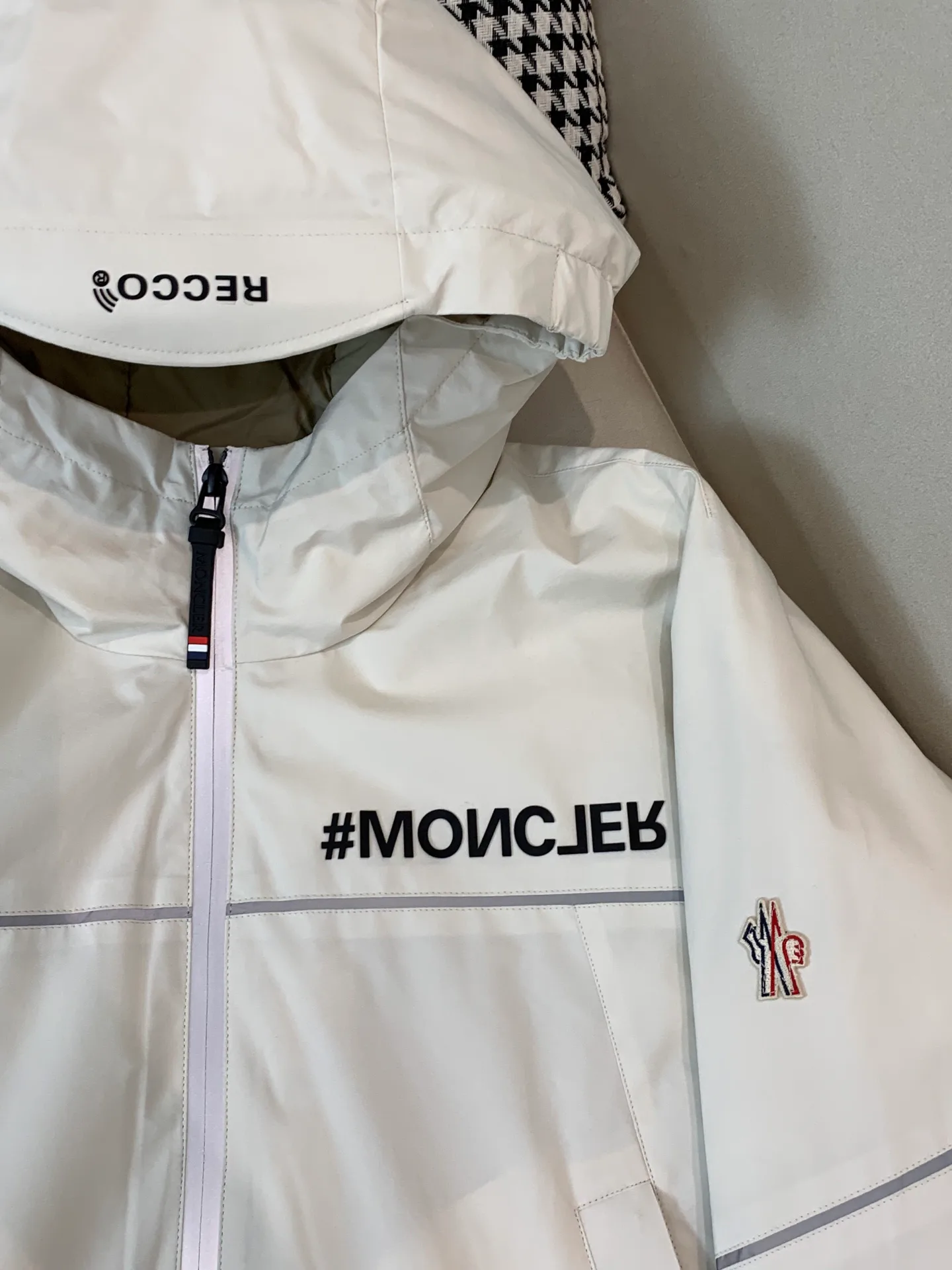 Куртки И Пуховики Мужские Moncler 492836