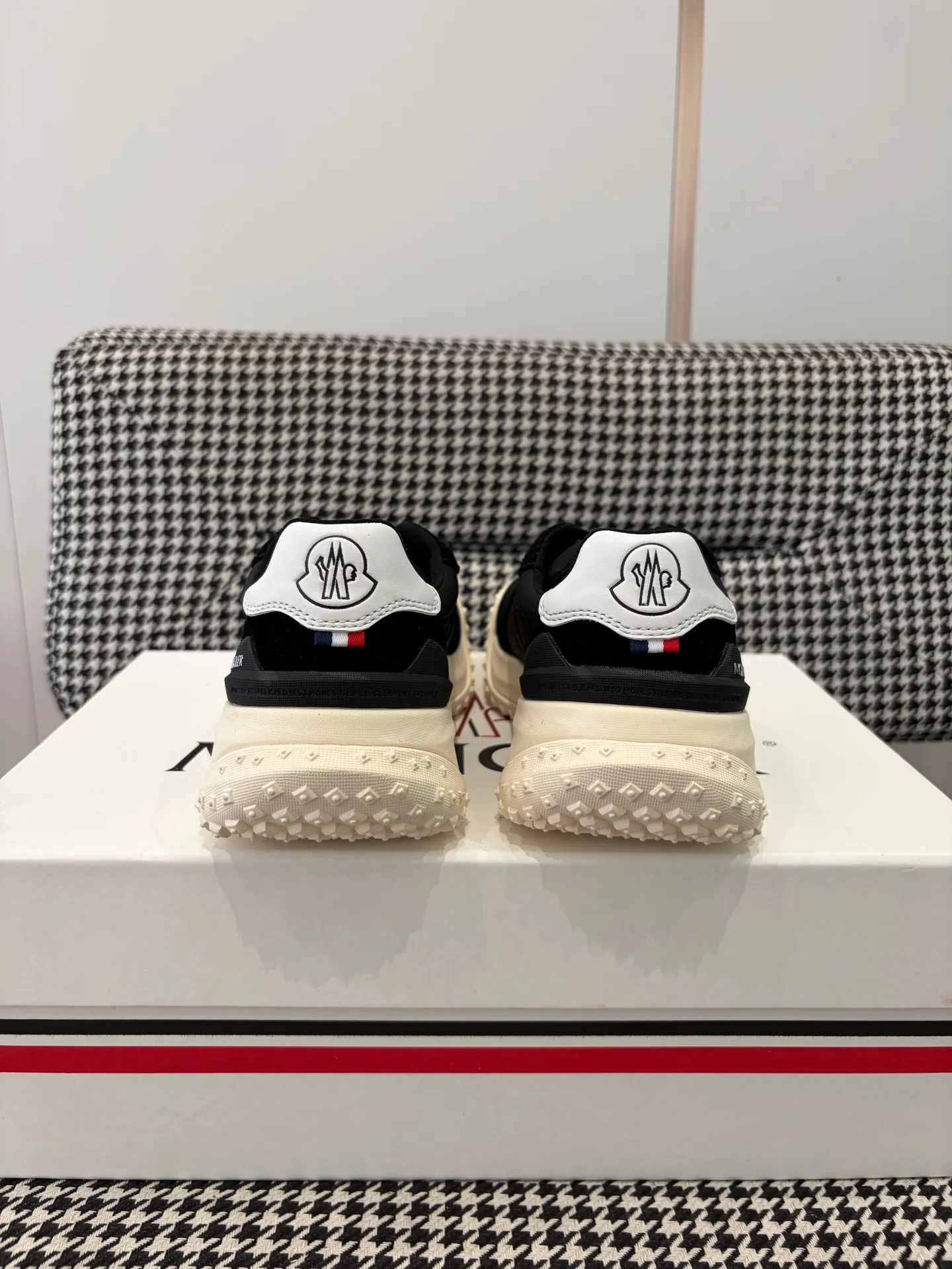 Кроссовки Женские Moncler 19081255