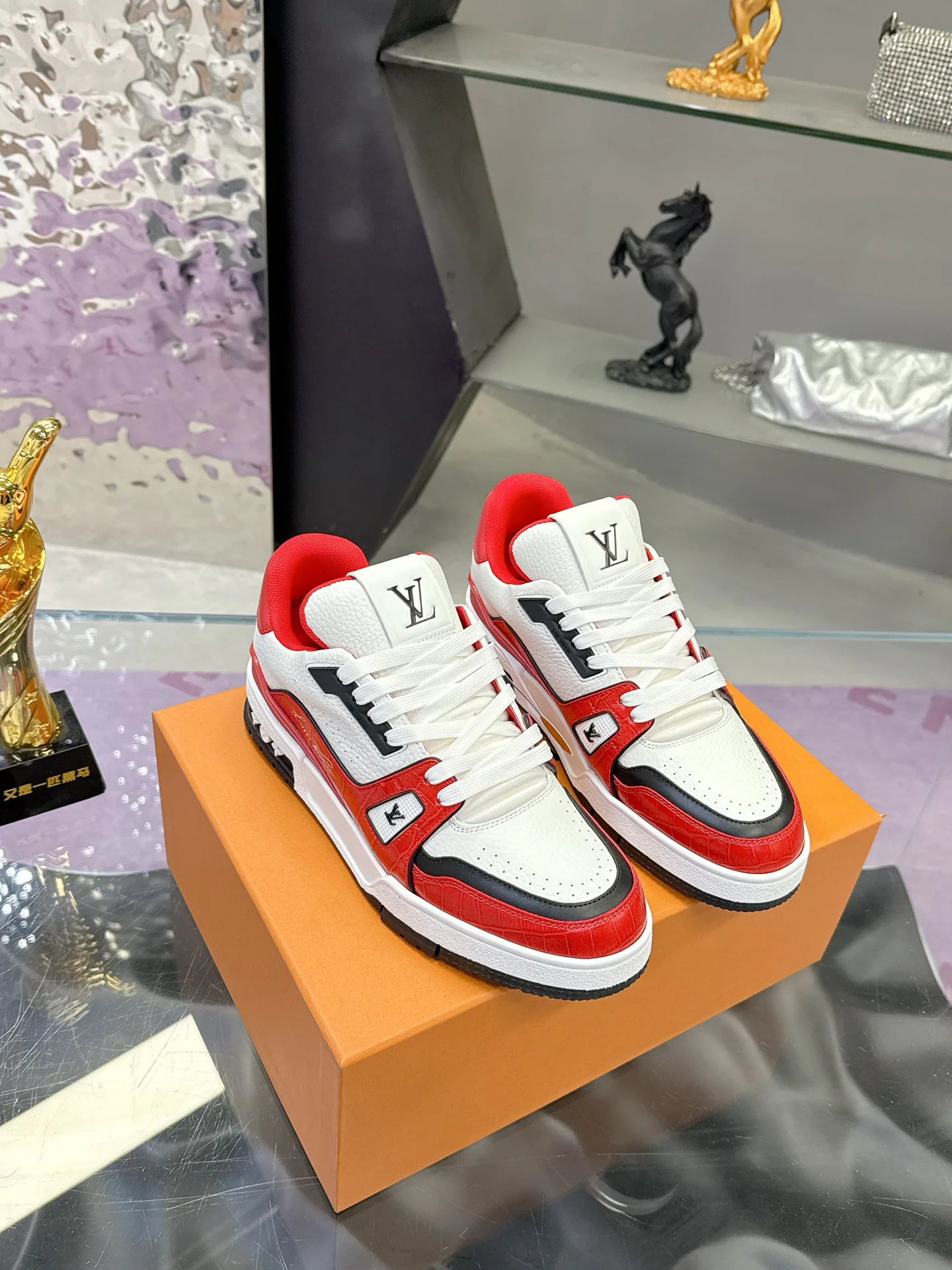 Кроссовки Женские Louis Vuitton 379416