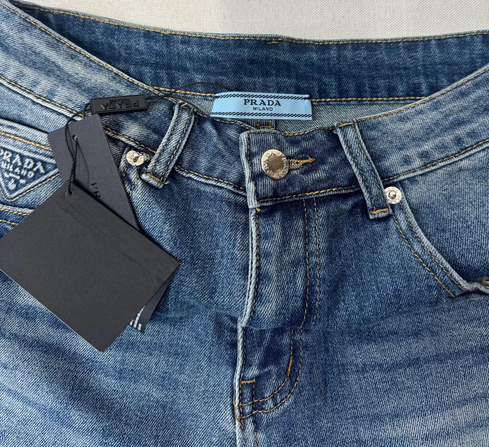 Шорты Женские Prada 11168720