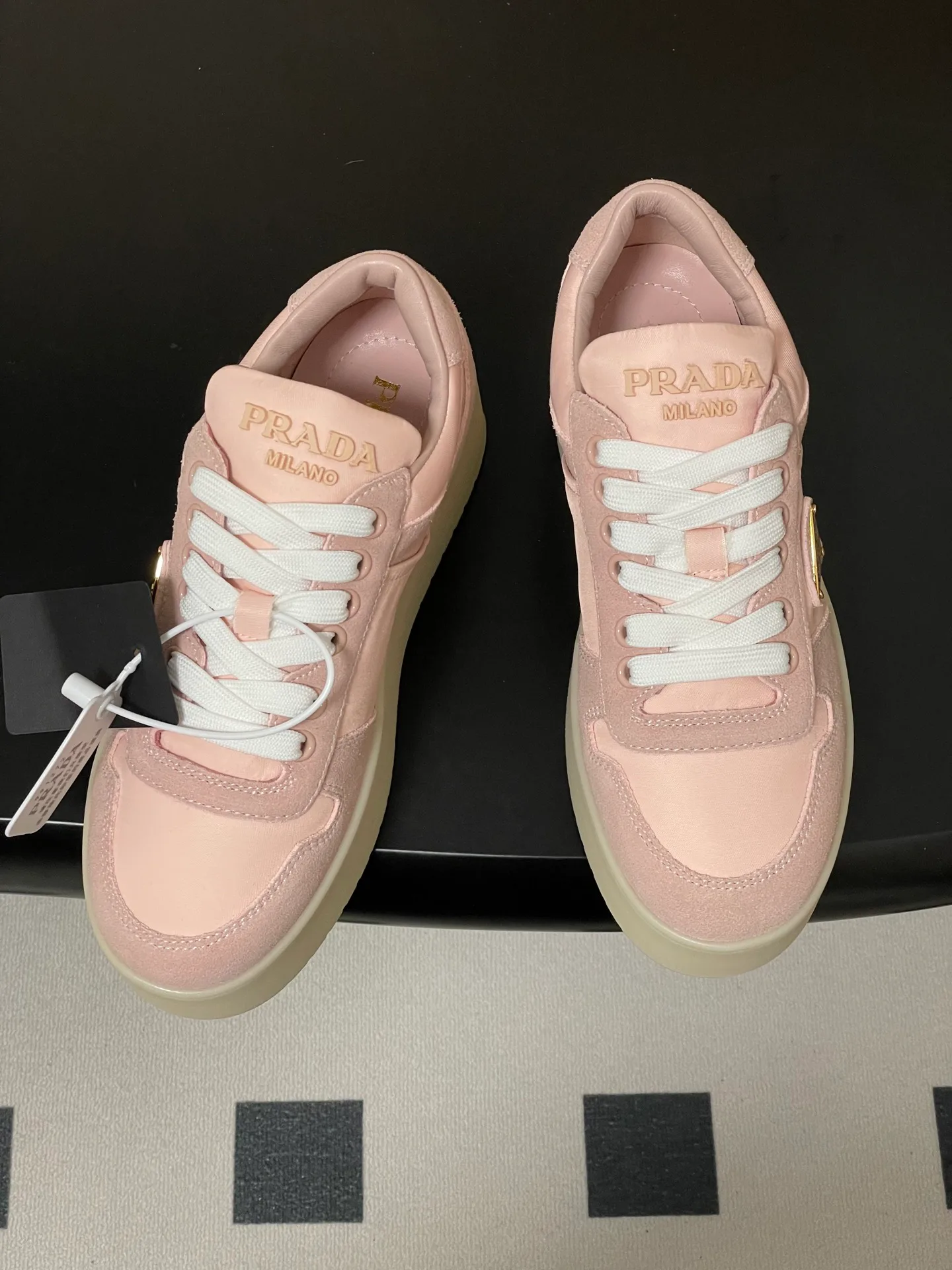 Кроссовки Женские Prada 12810940