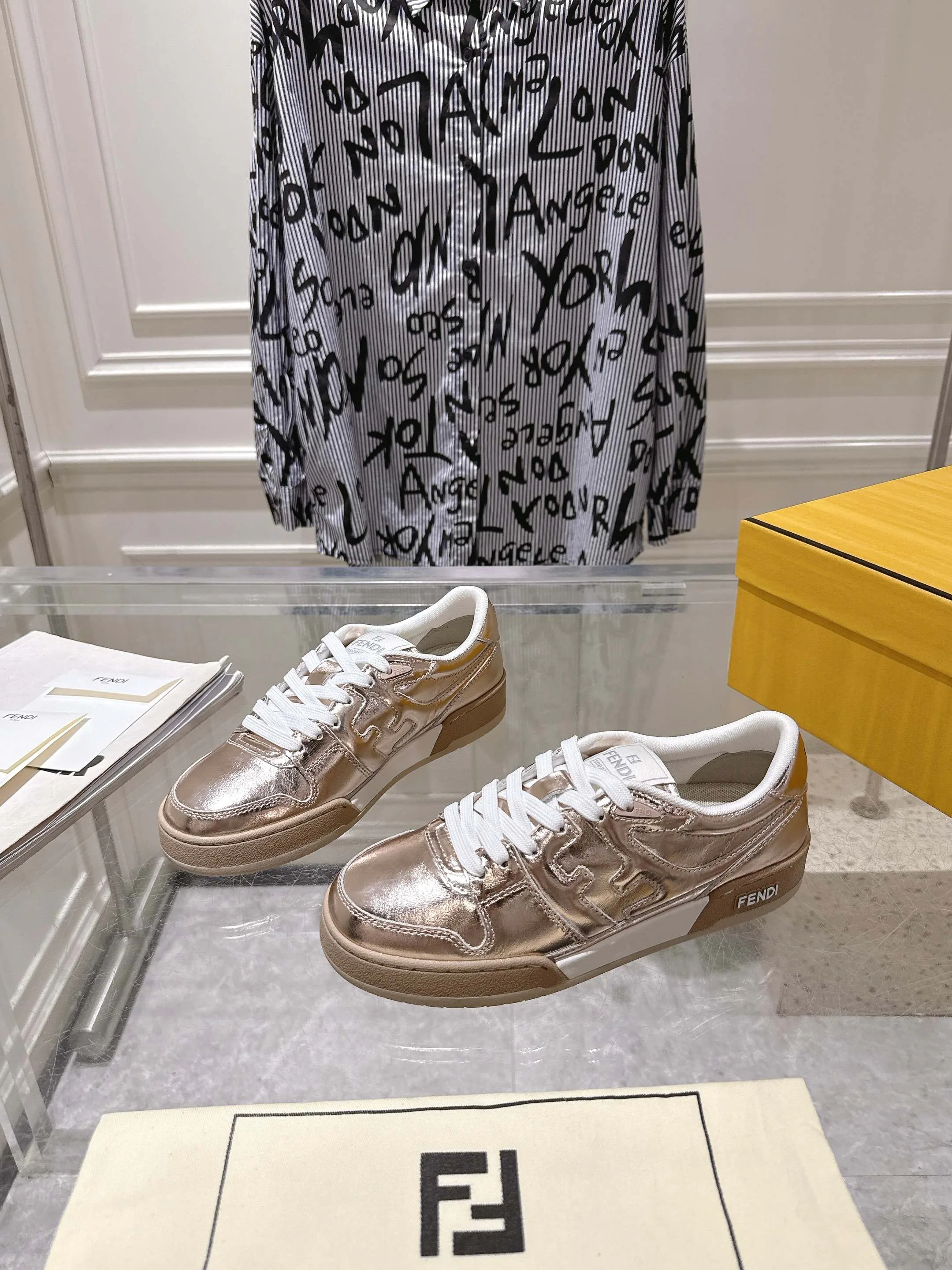 Кроссовки Женские Fendi 29032