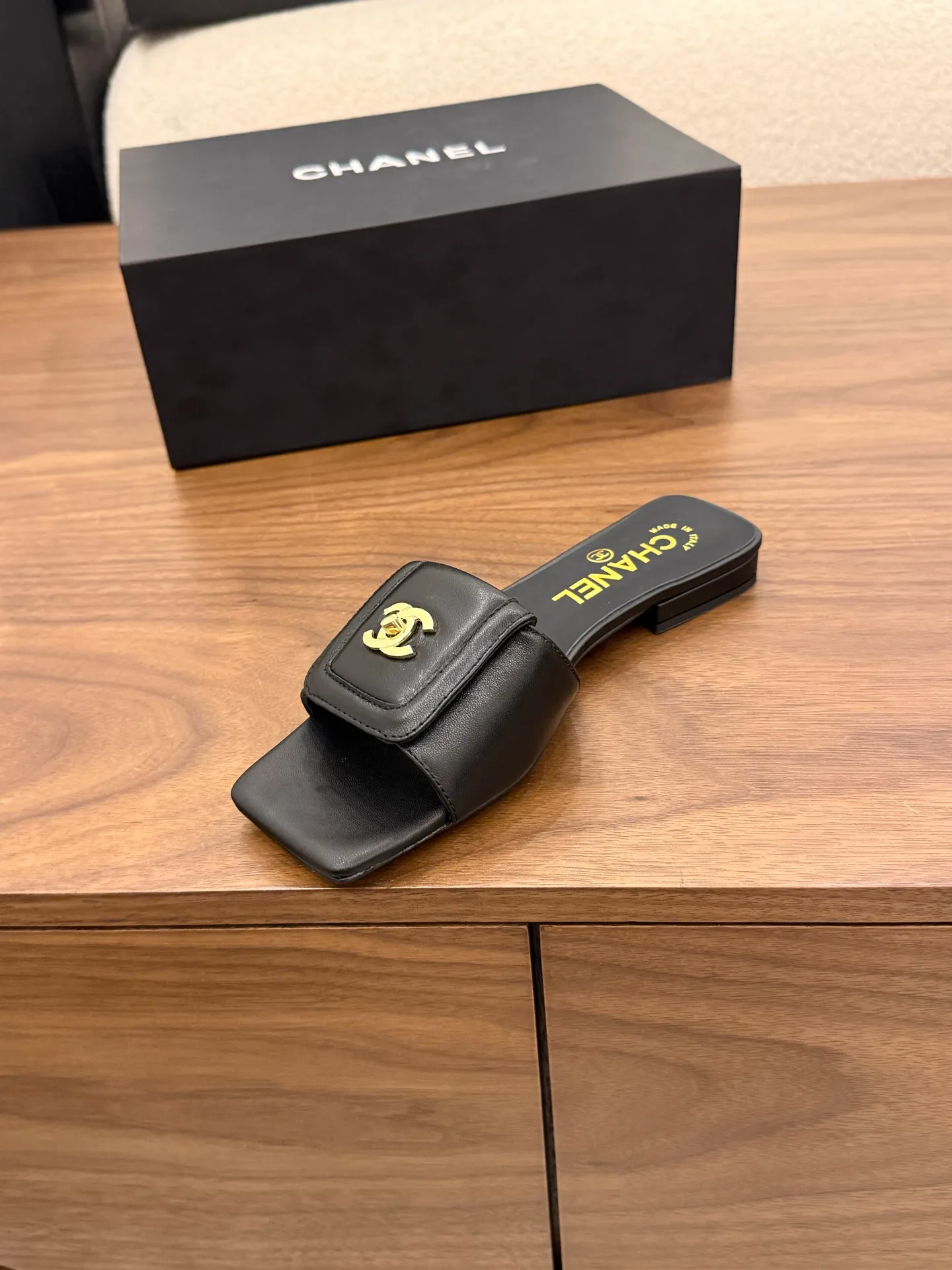 Шлепанцы Женские Chanel 11676222