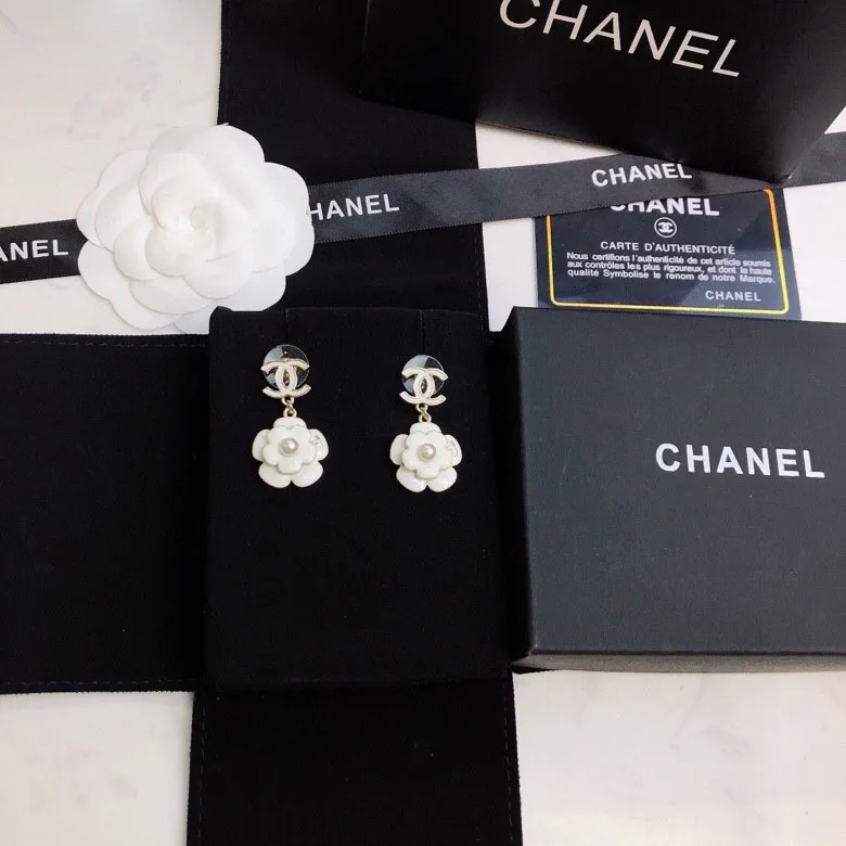 Бижутерия Chanel 18411365