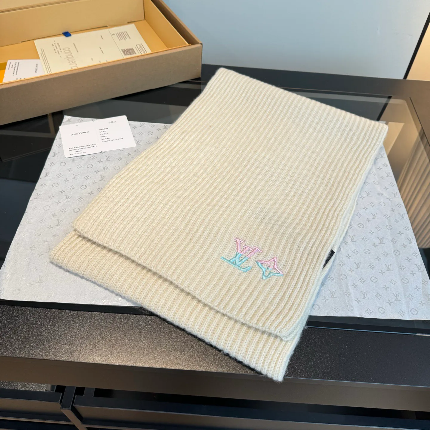 Шарфы Louis Vuitton 613398