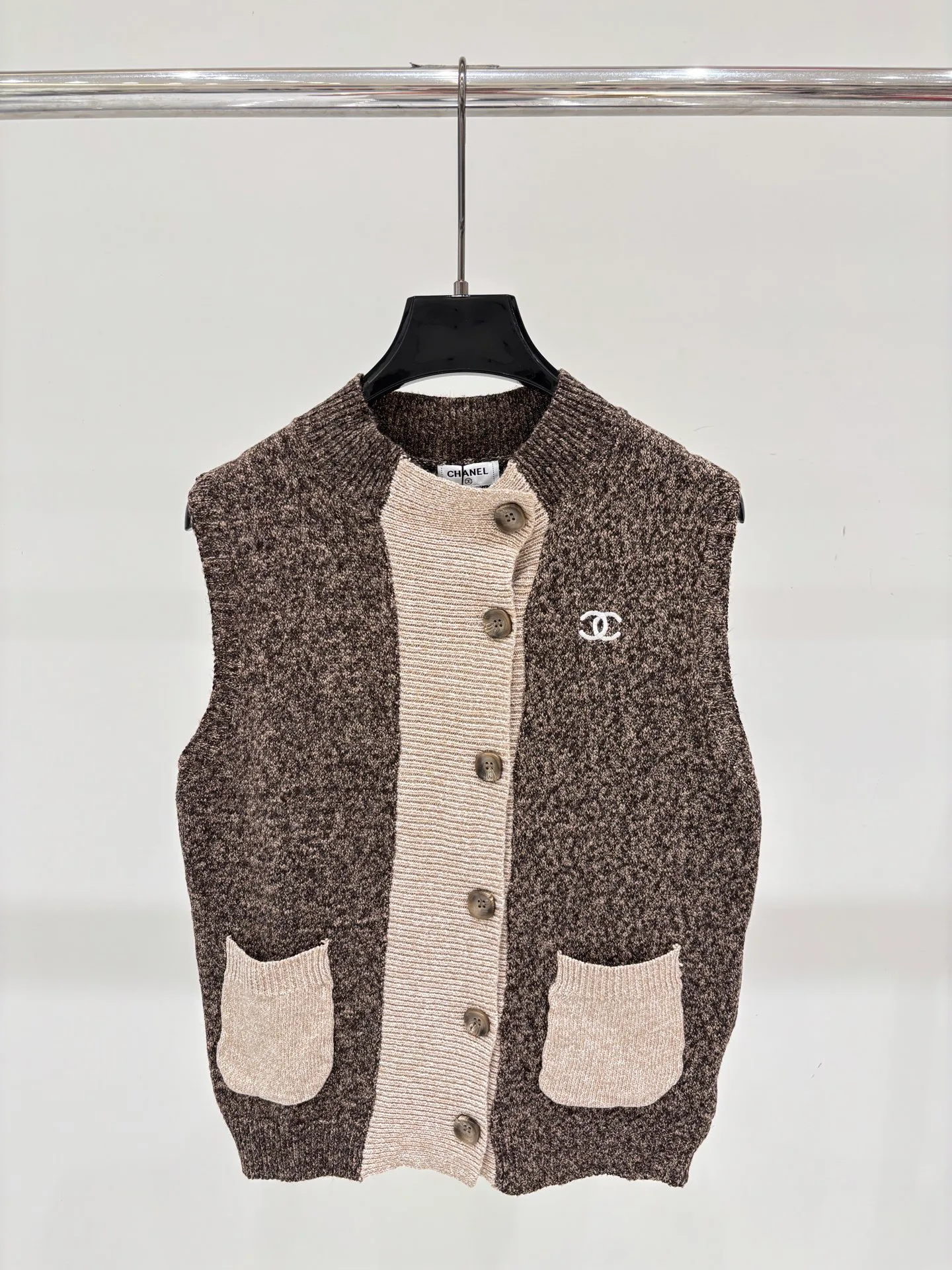 Жилеты Женские Chanel 18138211