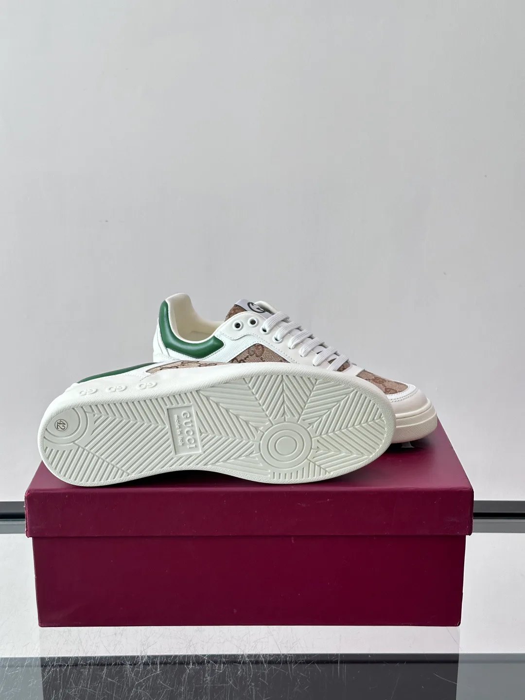 Кроссовки Мужские Gucci 18102697