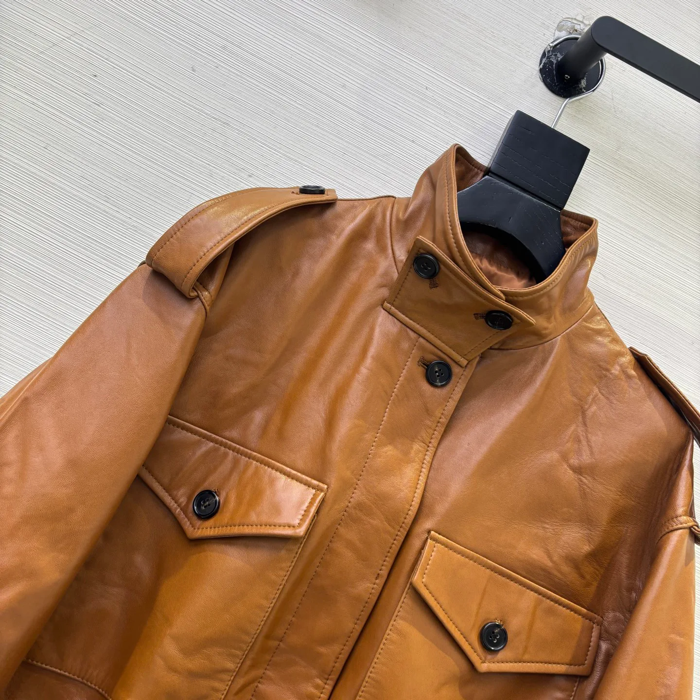 Кожаные Куртки И Дублёнки Женские Saint Laurent 16983659