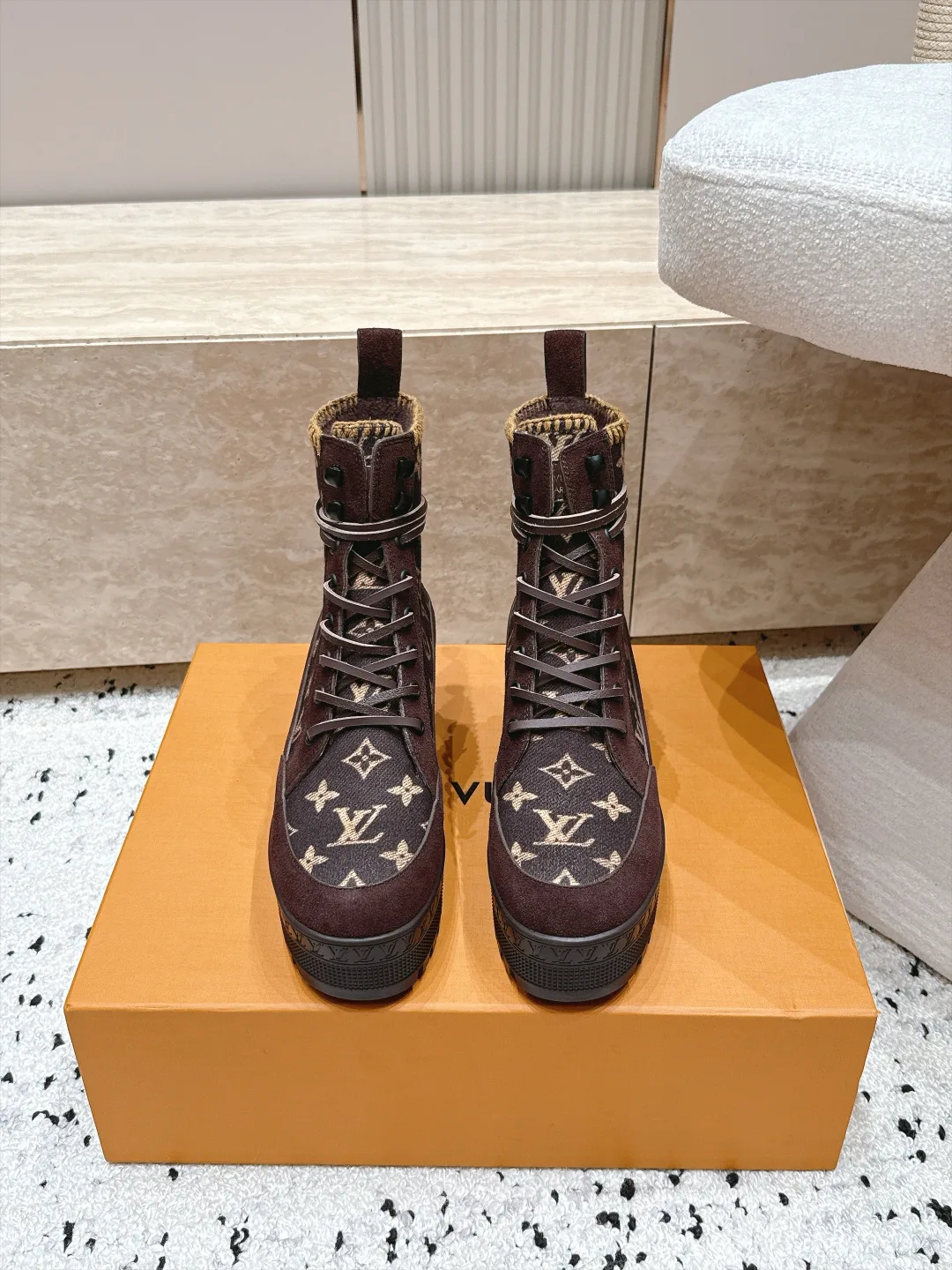 Ботинки Женские Louis Vuitton 18498036