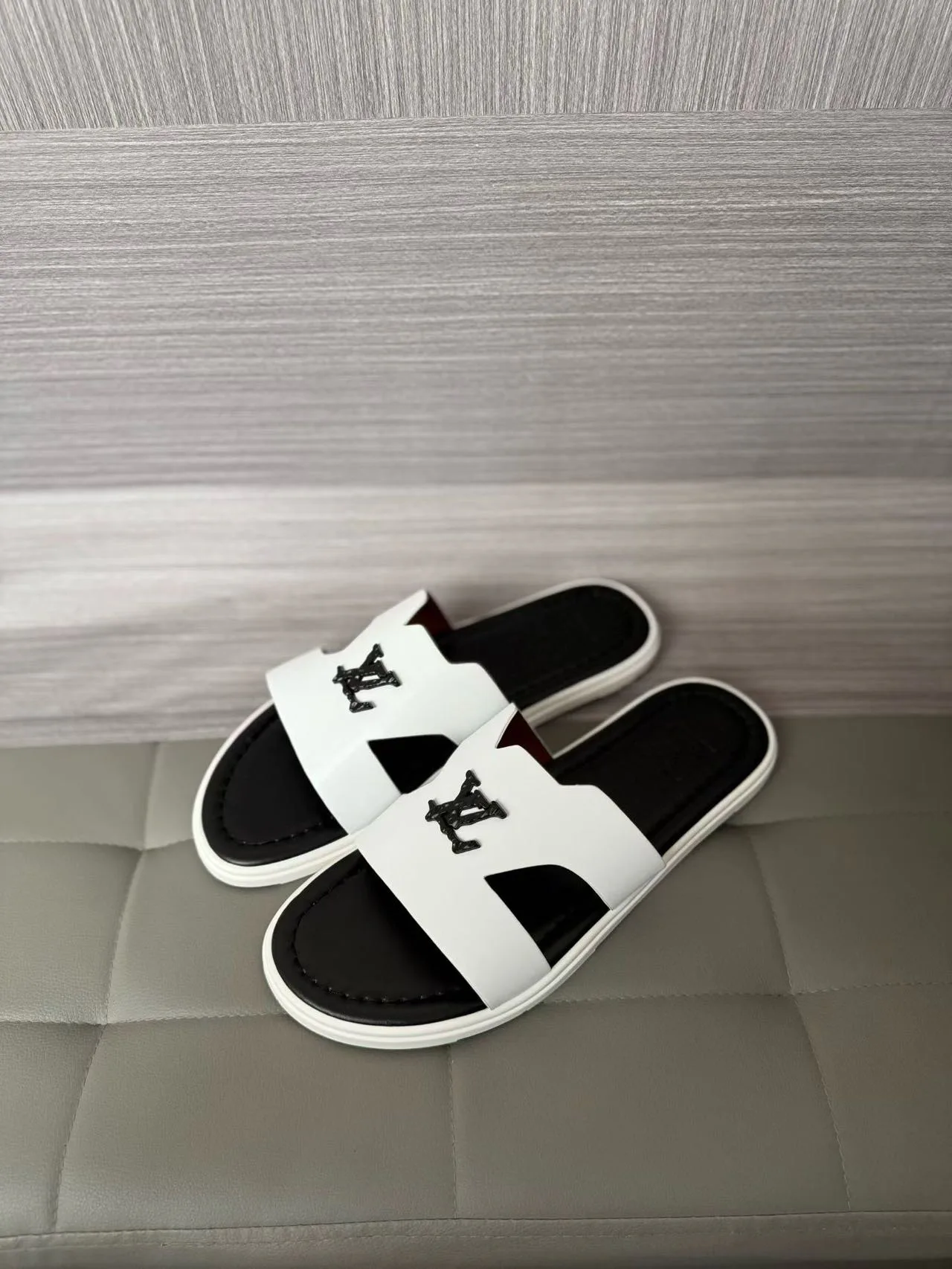 Шлепанцы Мужские Louis Vuitton 829501