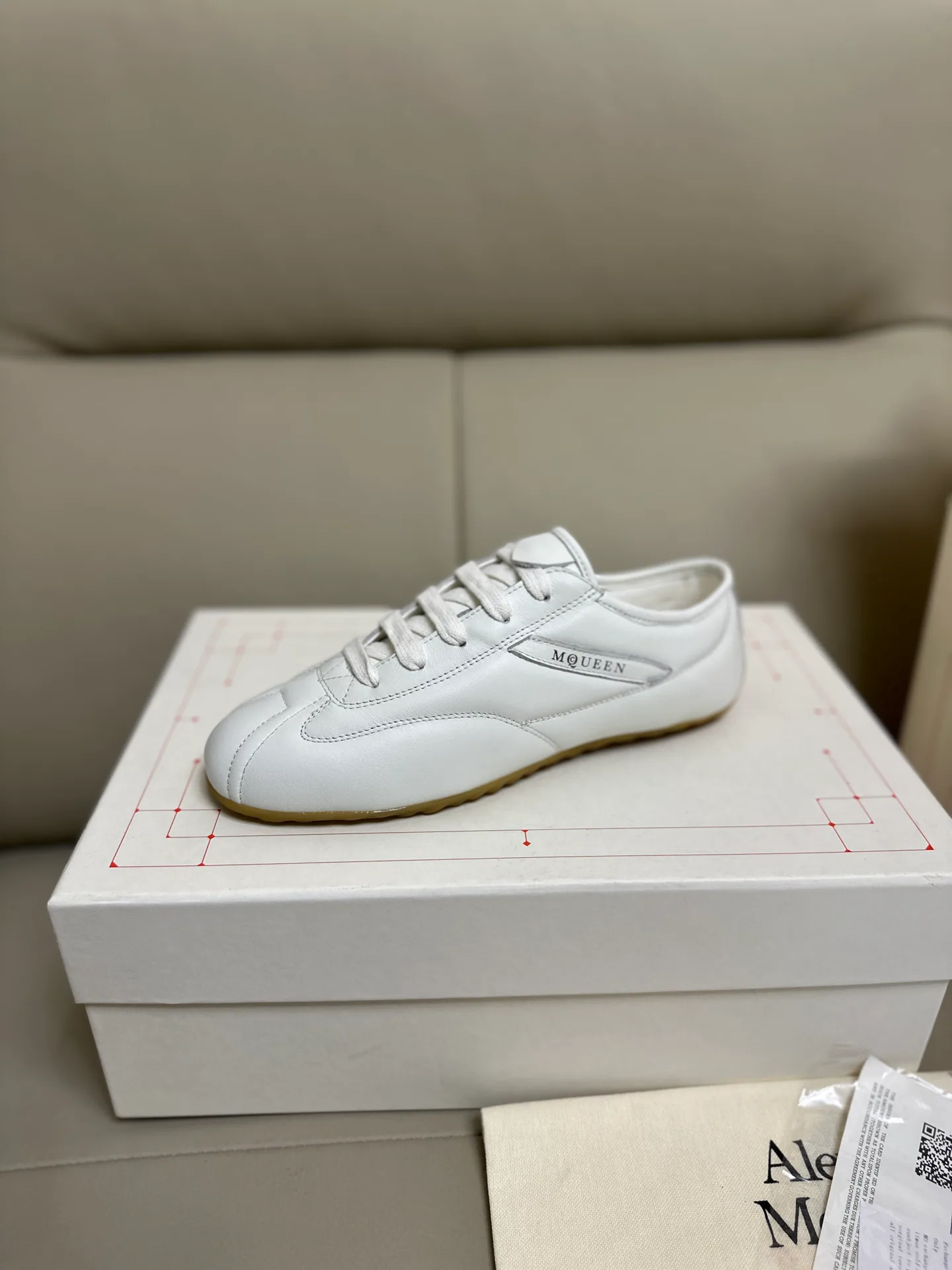 Кроссовки Женские Alexander Mcqueen 18616723