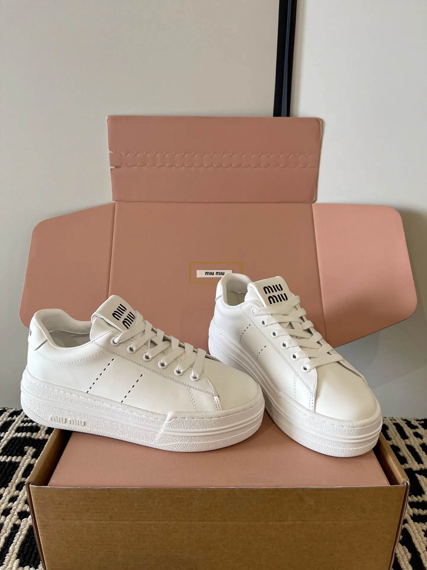 Кроссовки Женские Miu Miu 19290626