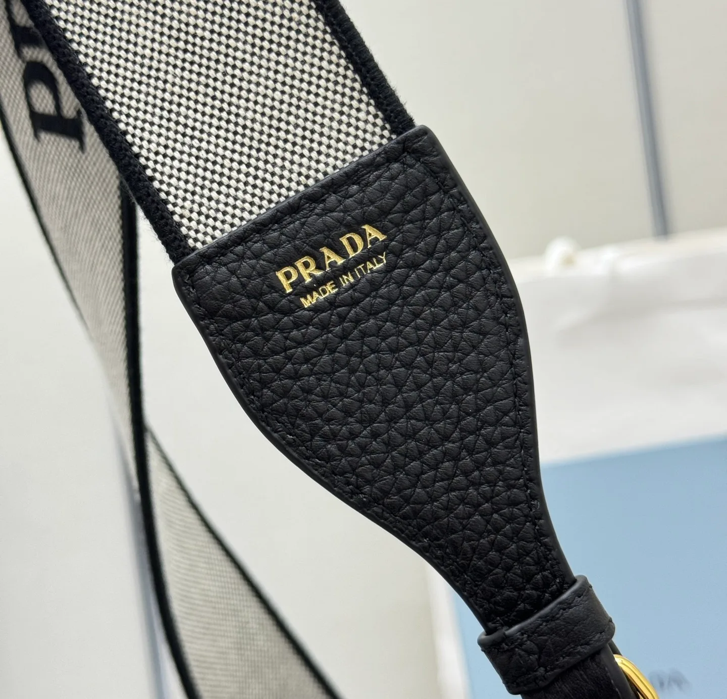 Сумки На Ремне Женские Fendi 14225460