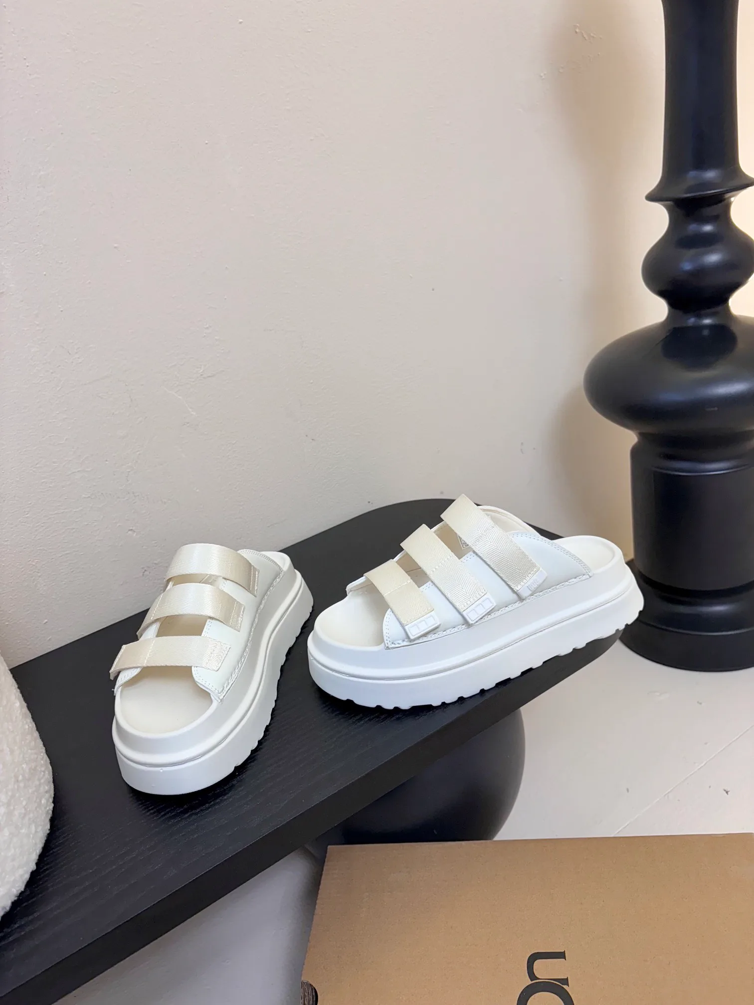 Шлепанцы Женские Ugg 302090