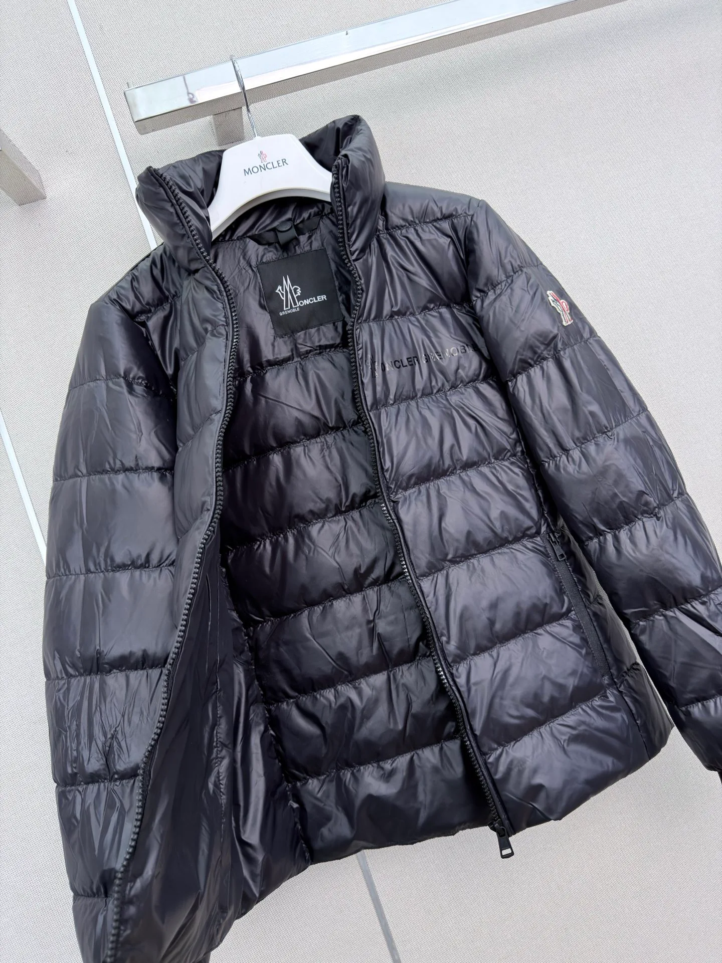 Куртки И Пуховики Женские Moncler 18501656