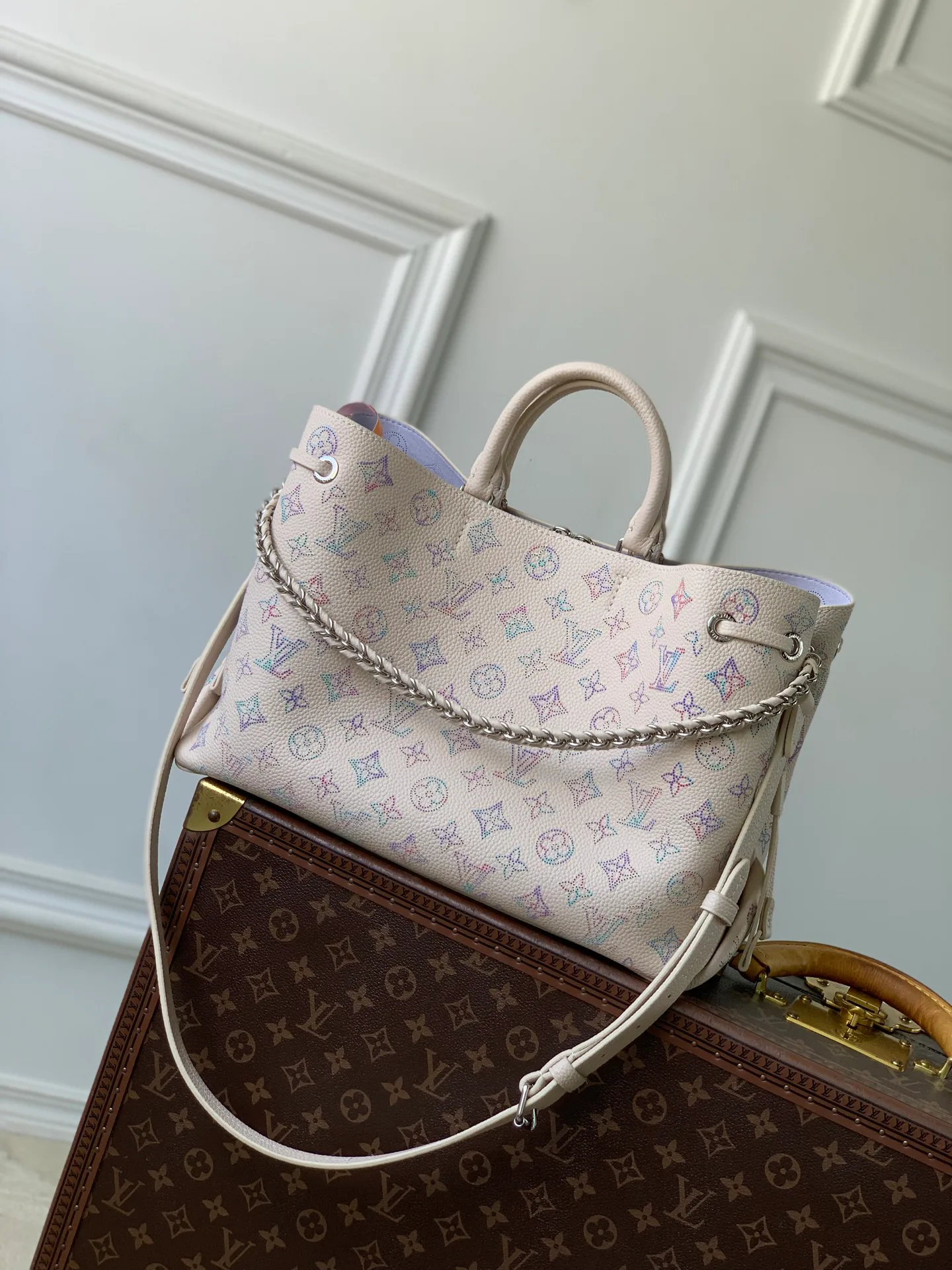 Классические Сумки Женские Louis Vuitton 18147476
