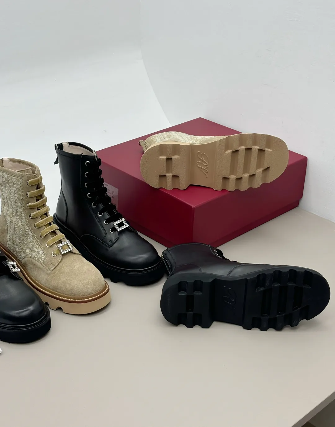 Ботинки Женские Roger Vivier 18732029