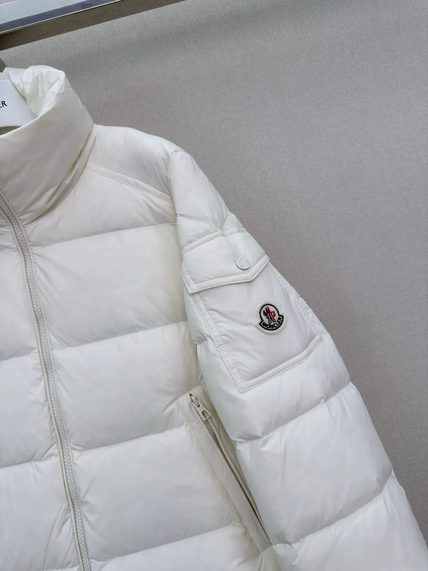 Куртки И Пуховики Женские Moncler 18439410