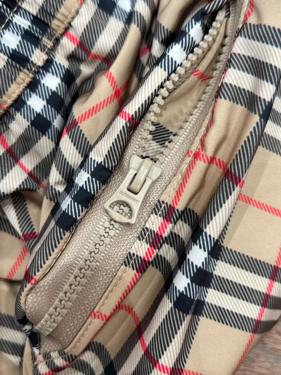 Шорты Мужские Burberry 17303436