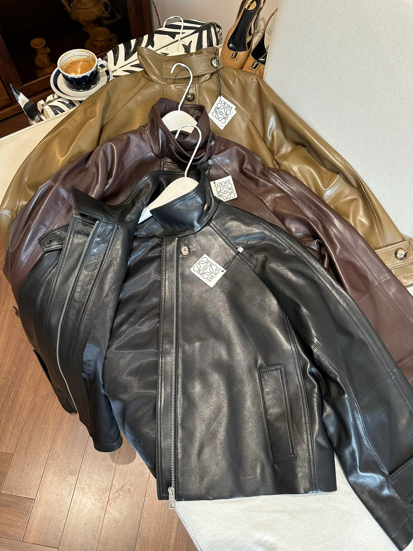 Кожаные Куртки И Дублёнки Женские Loewe 10817712