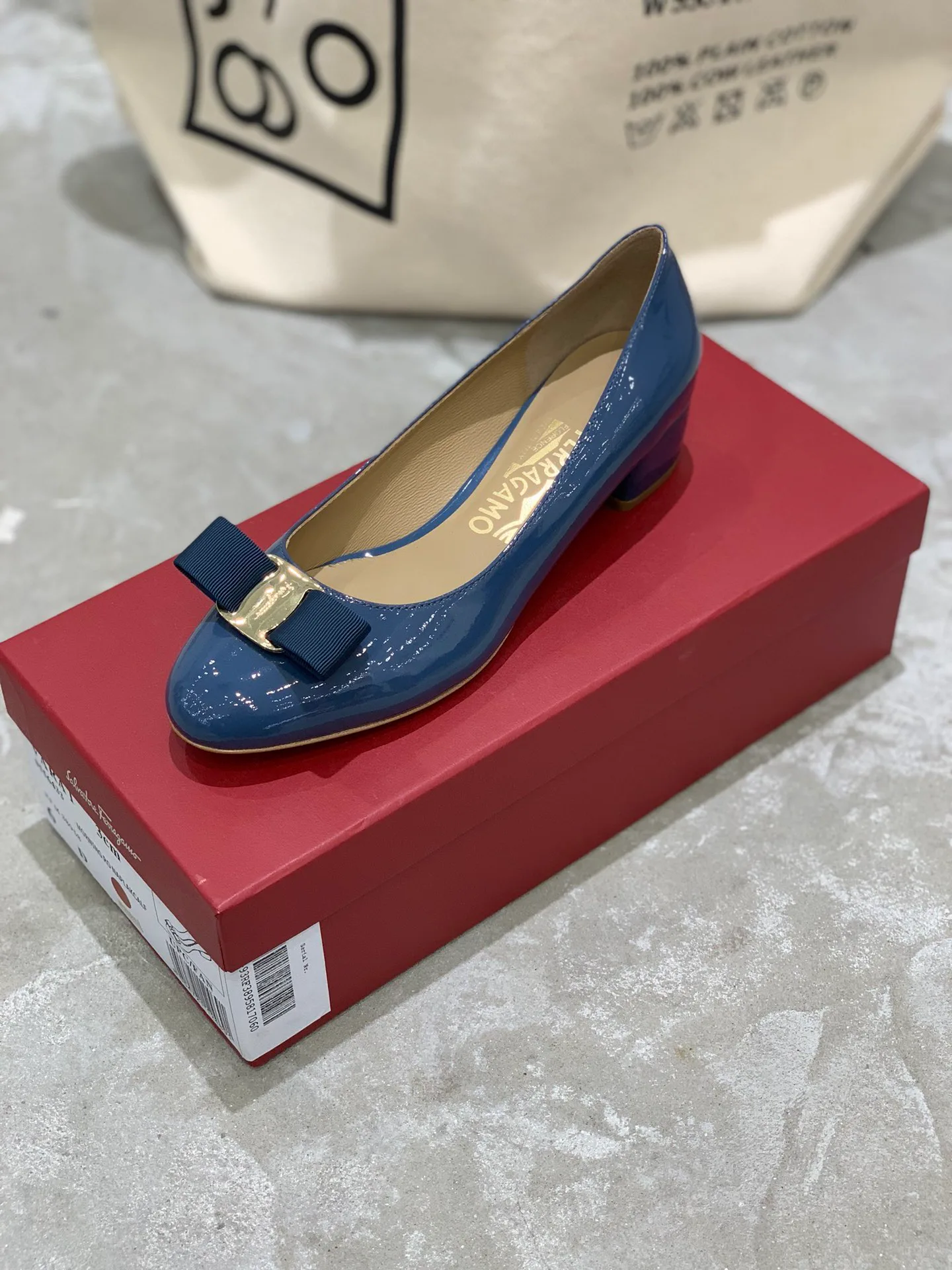 Балетки Женские Salvatore Ferragamo 18340662