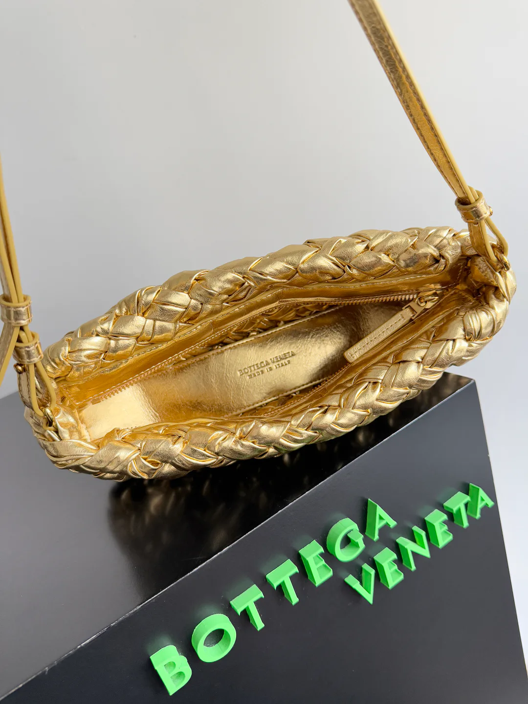 Сумки На Ремне Женские Bottega Veneta 831630