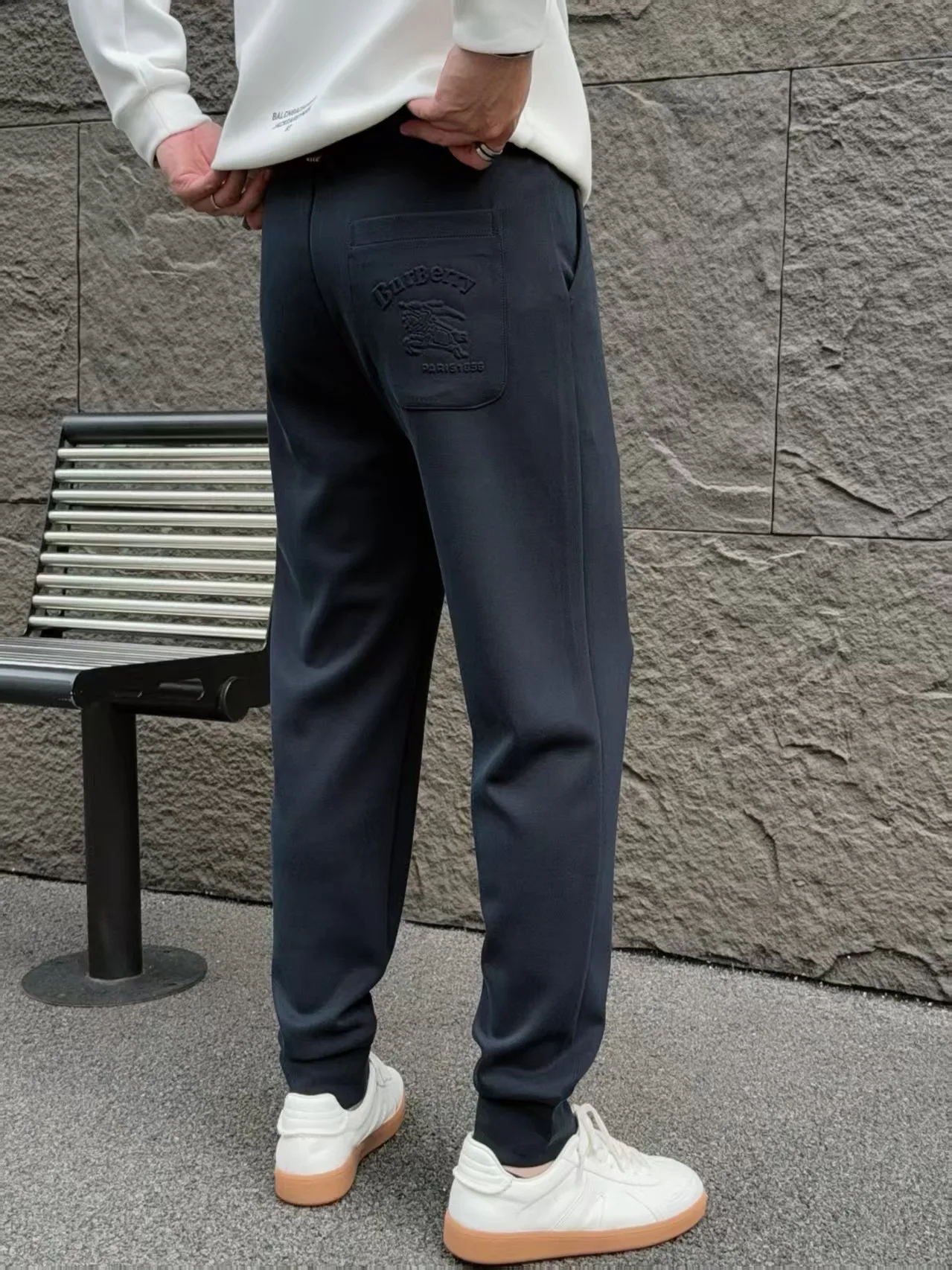 Брюки Женские Burberry 18178469