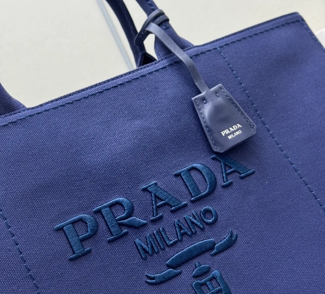 Классические Сумки Женские Prada 11164998