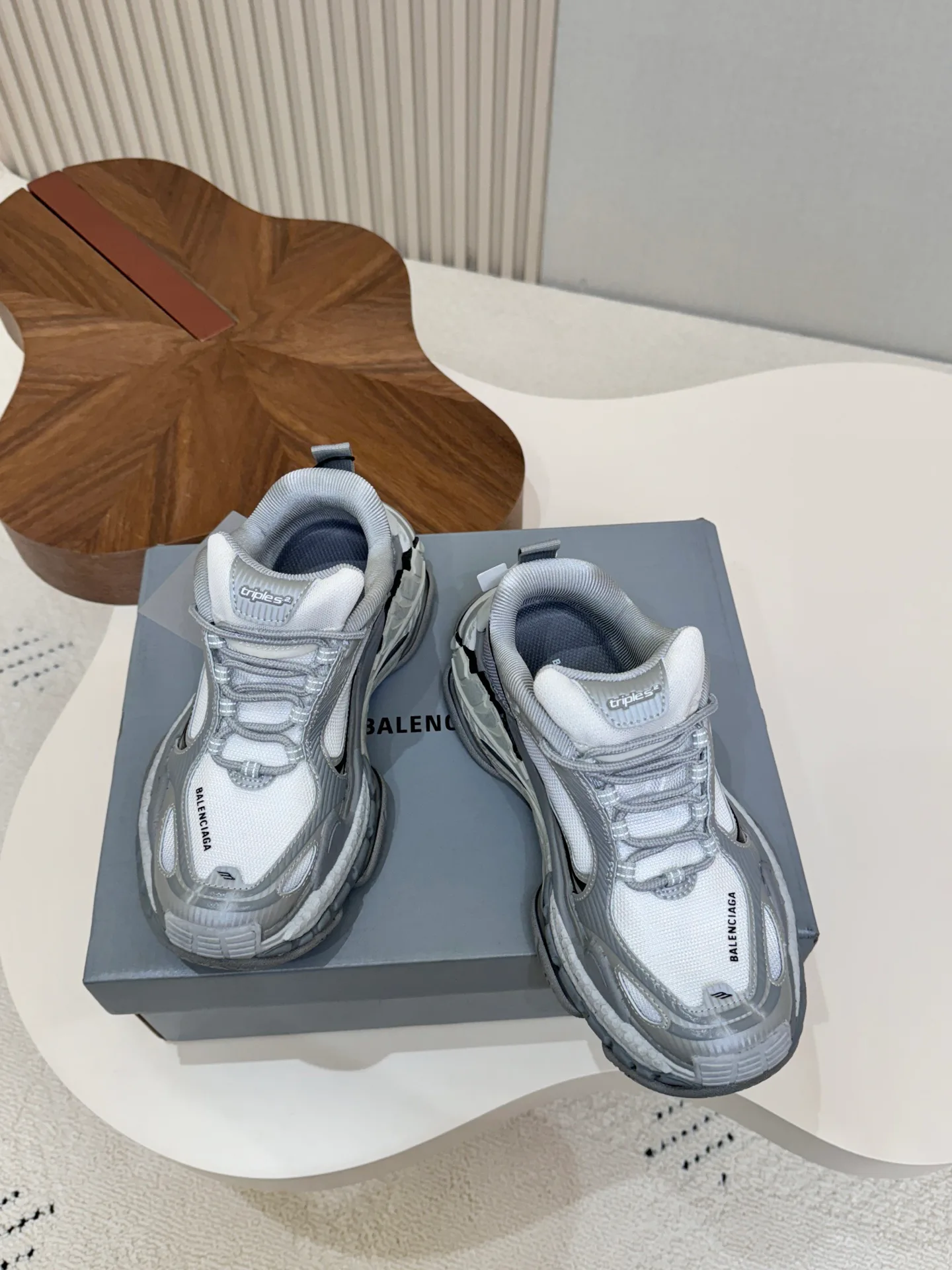 Кроссовки Женские Balenciaga 19691232