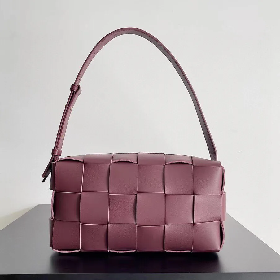 Сумки На Ремне Женские Bottega Veneta 11922460