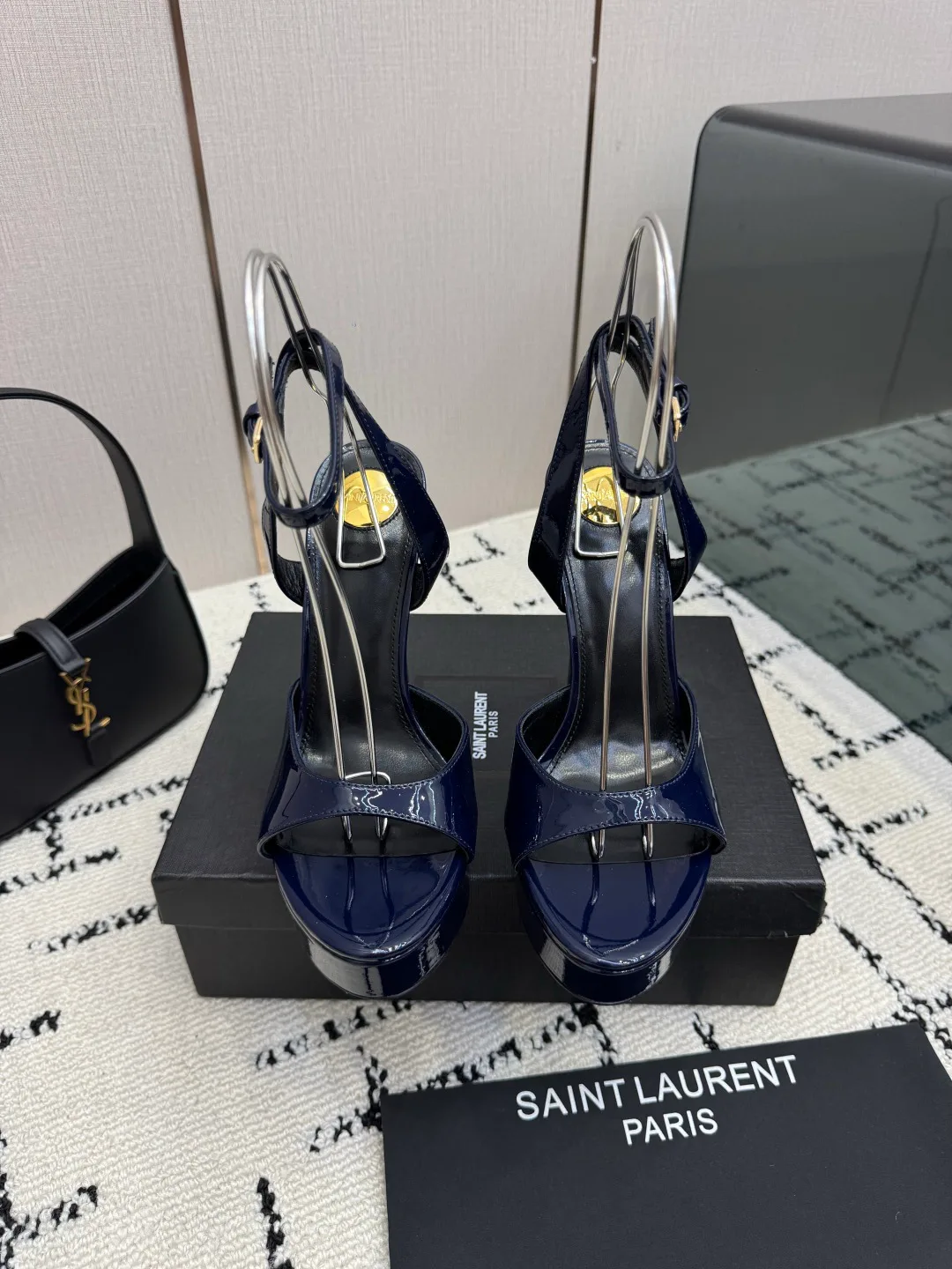 Босоножки Женские Saint Laurent 18049022