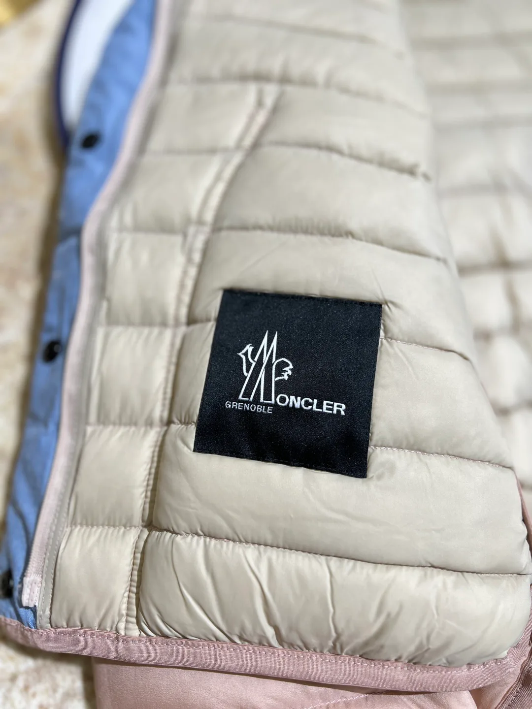 Куртки И Пуховики Женские Moncler 19725232