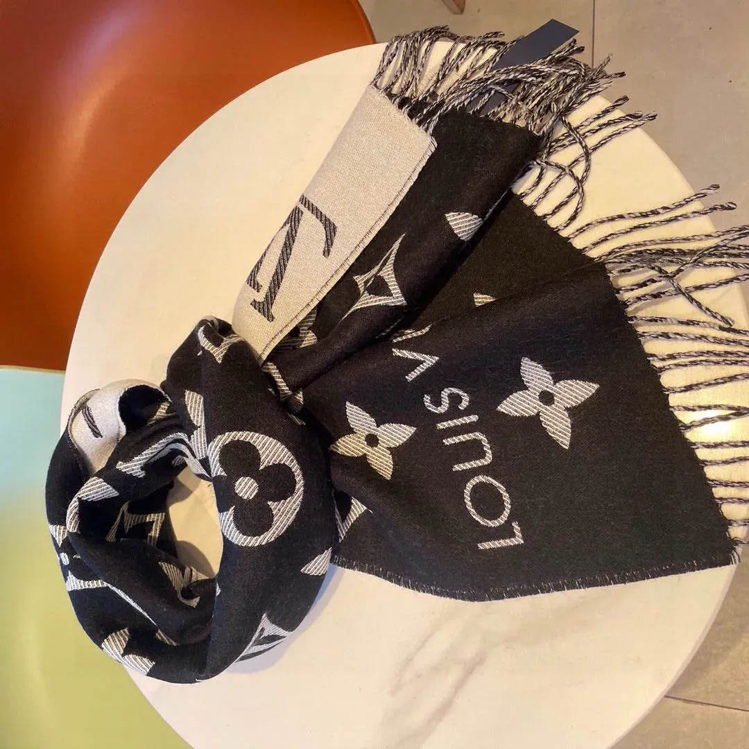 Шарфы Louis Vuitton 824084