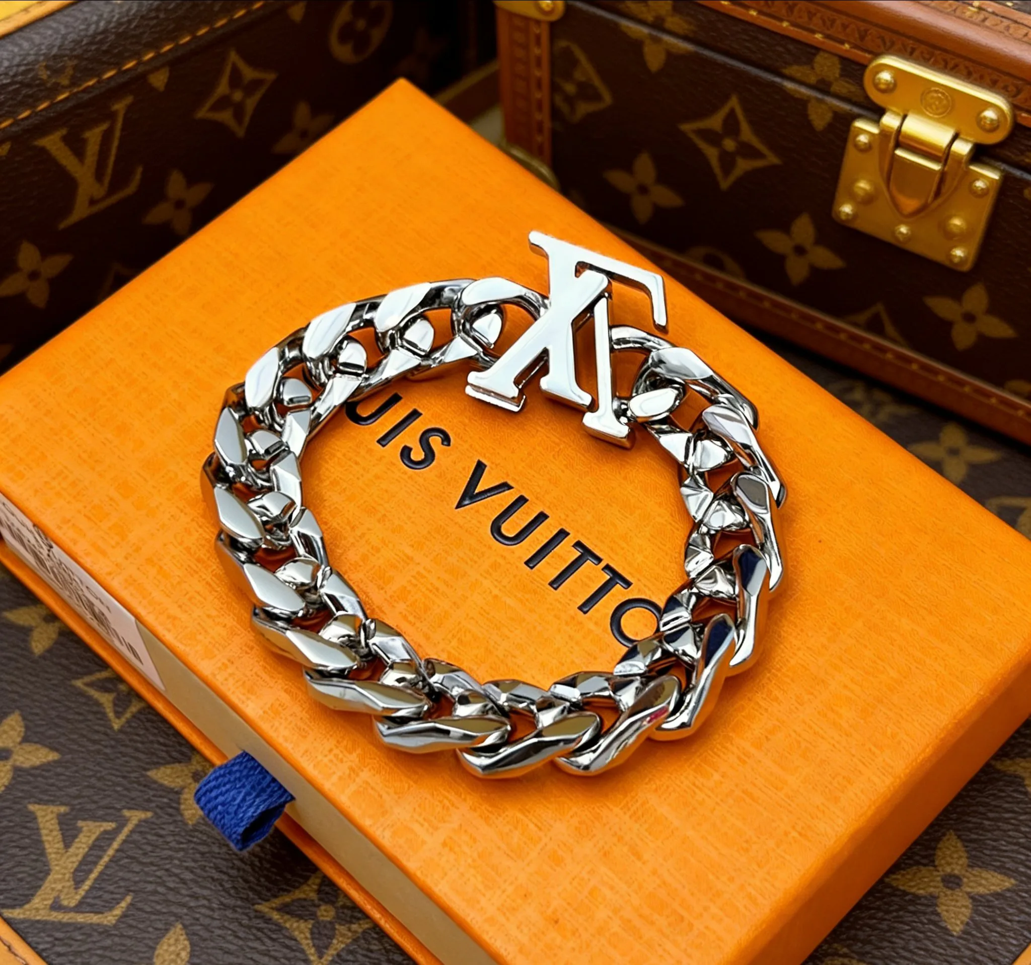 Бижутерия Louis Vuitton 11755930