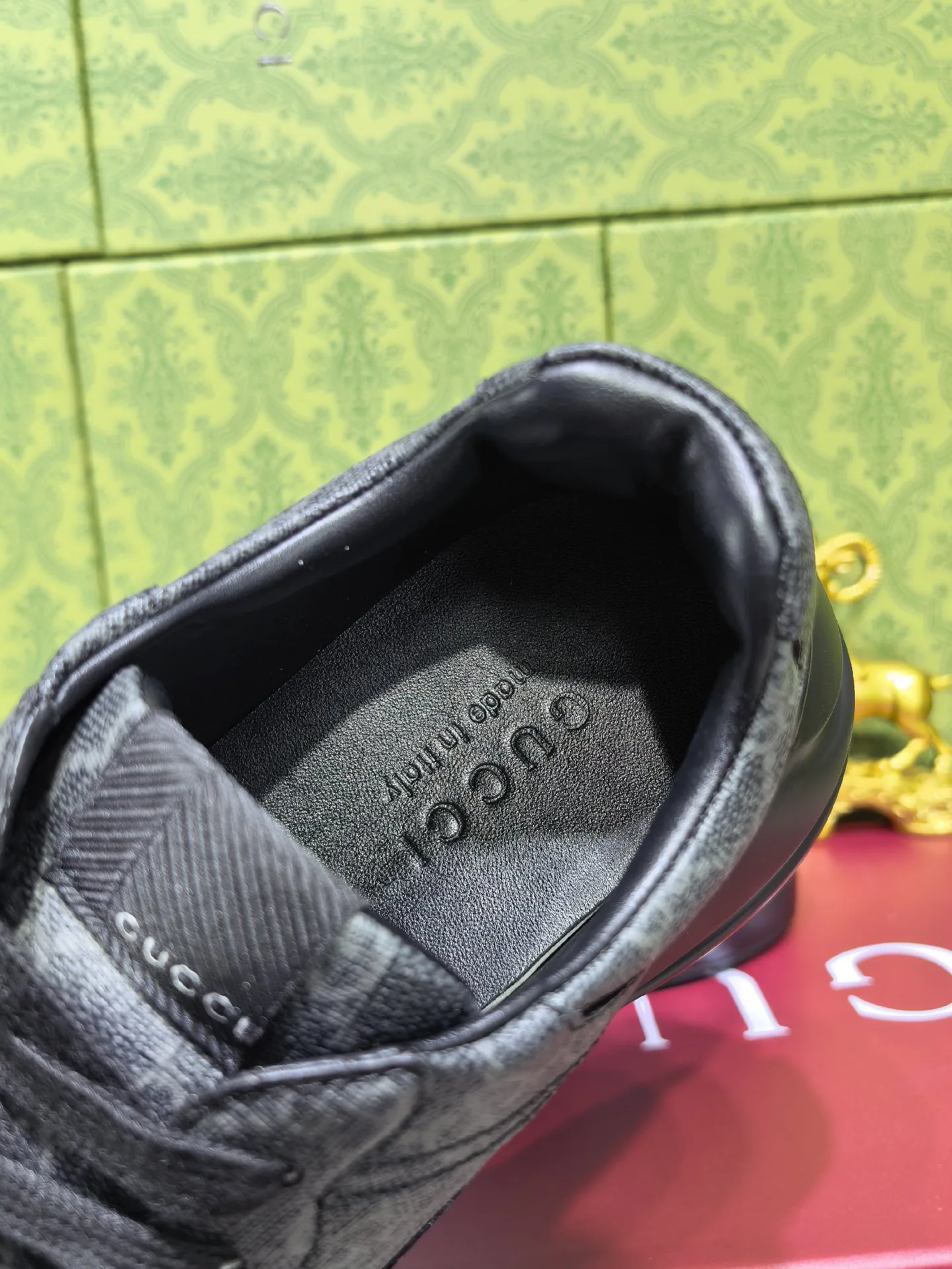 Кроссовки Женские Gucci 18039949