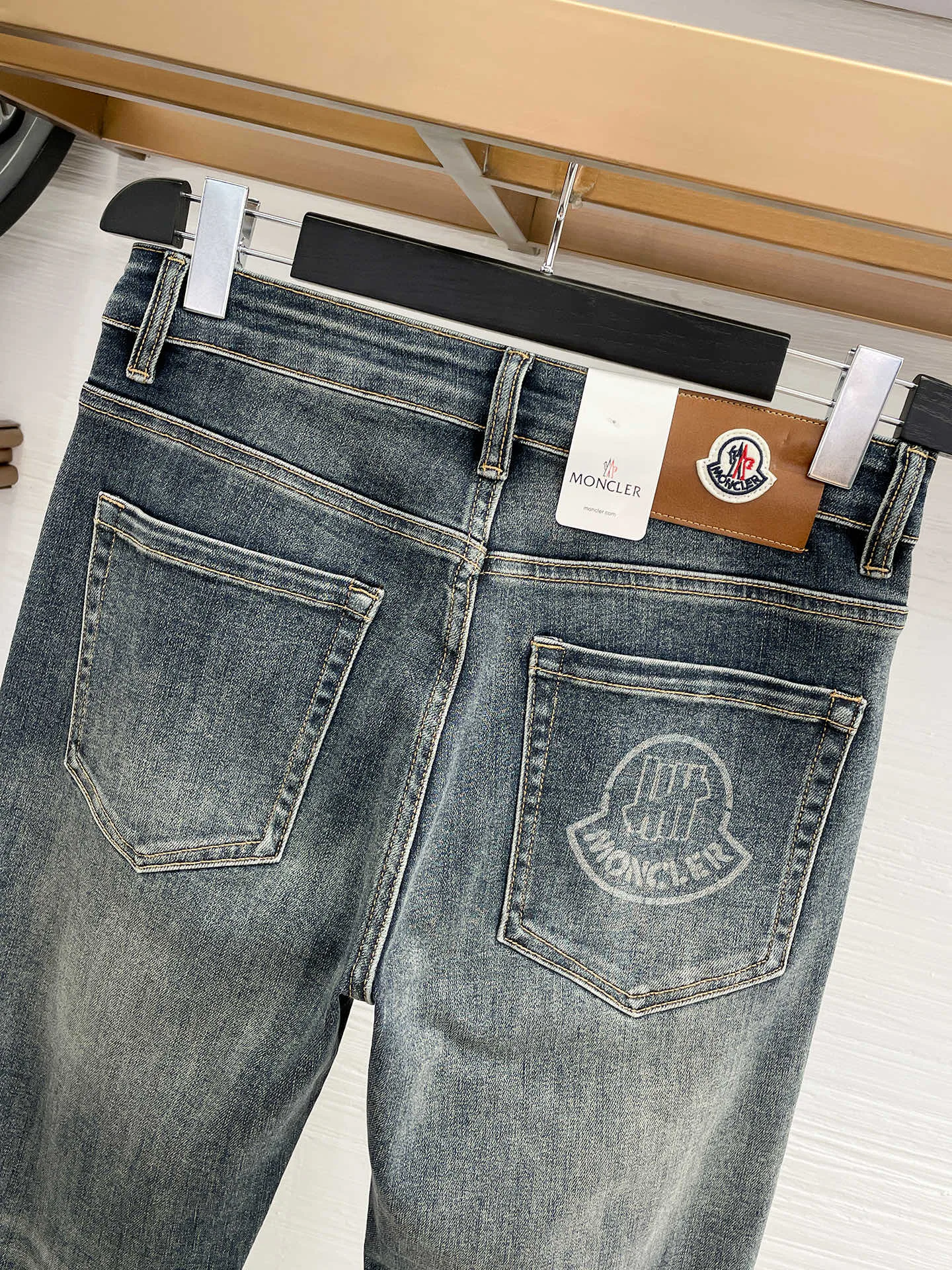 Джинсы Мужские Moncler 18543032