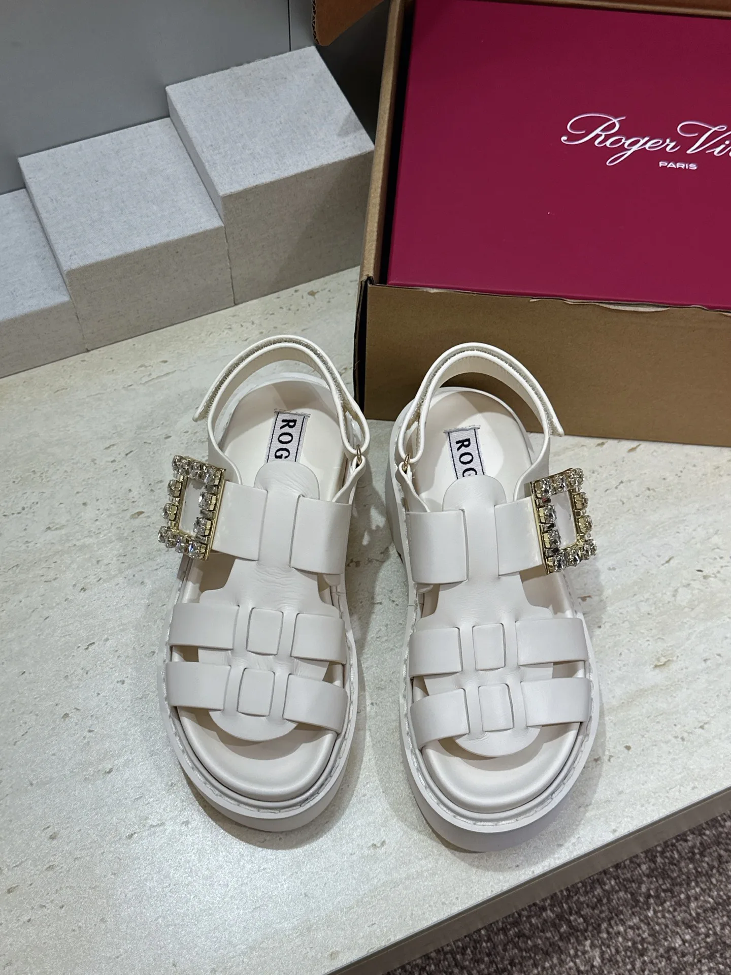 Босоножки Женские Roger Vivier 16910348